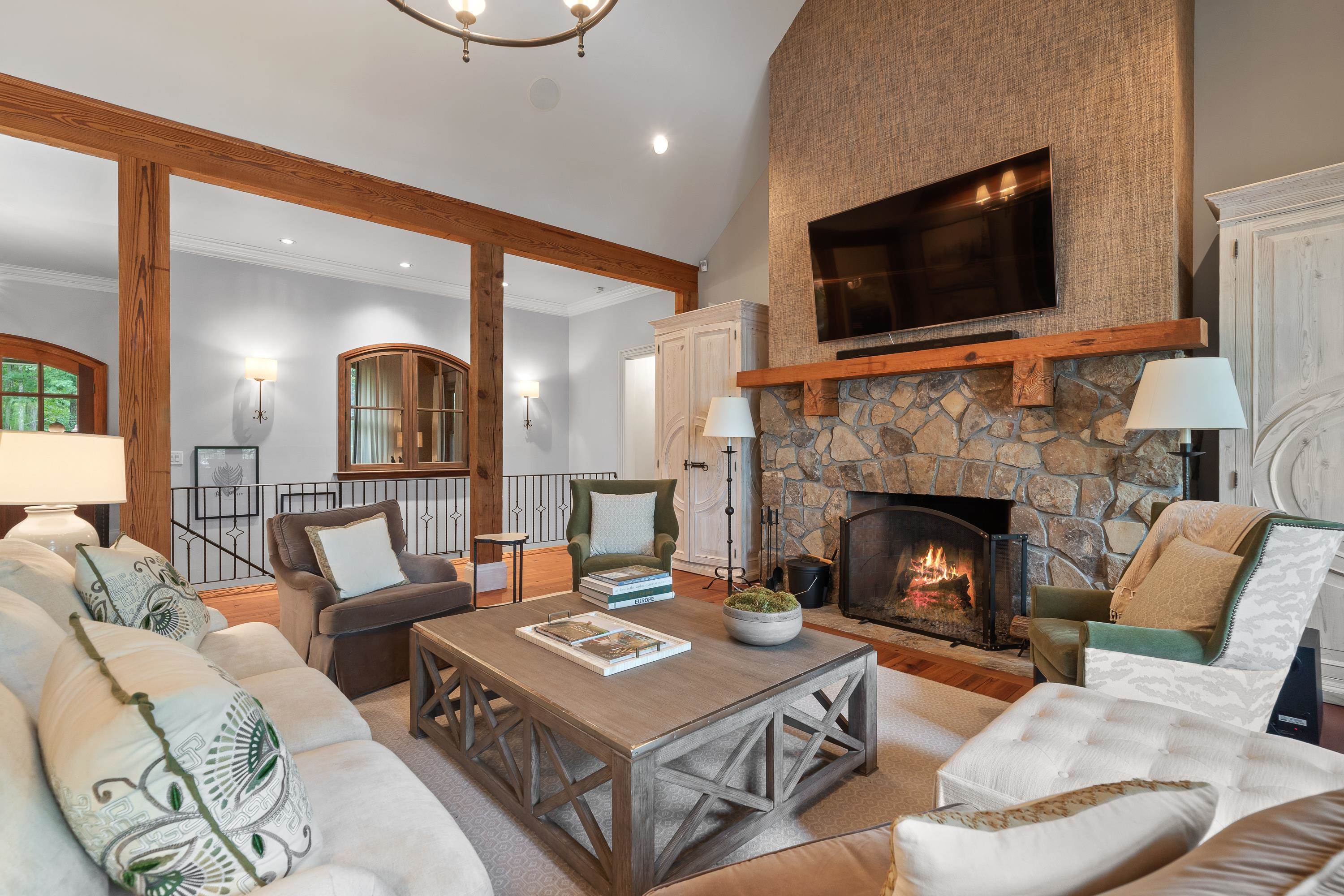 189 REYNOLDS DRIVE image 8