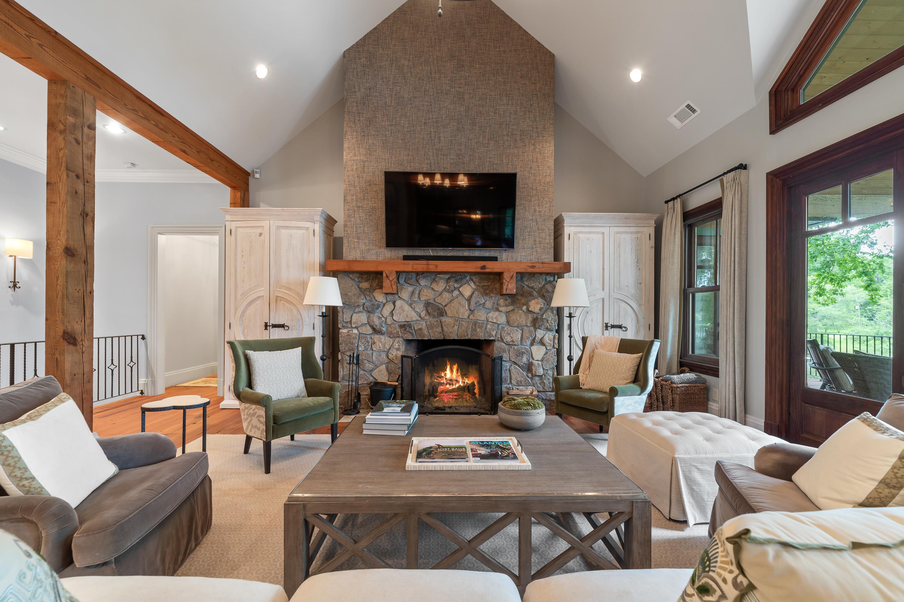 189 REYNOLDS DRIVE image 10