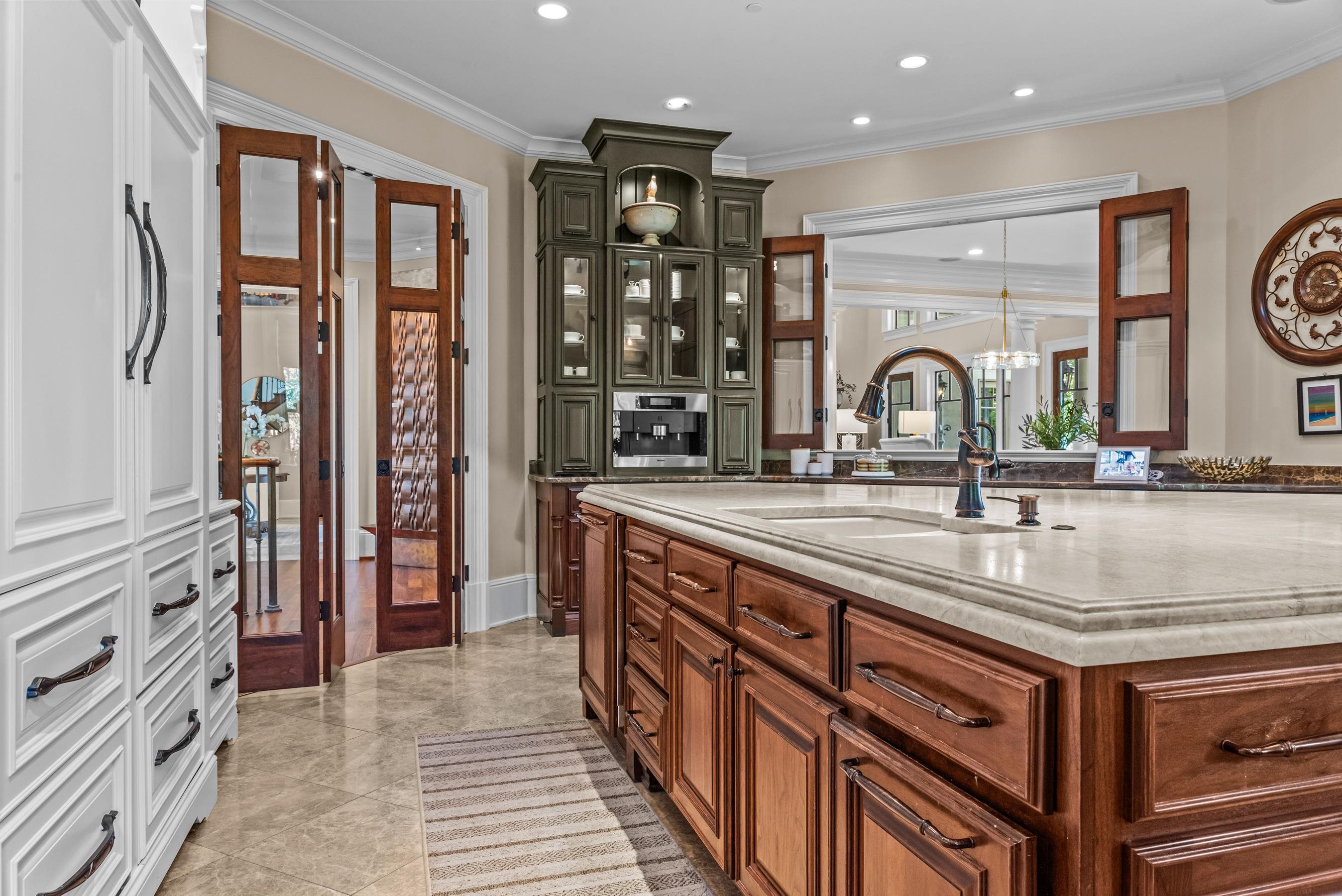 2260 SANDY FORD image 24