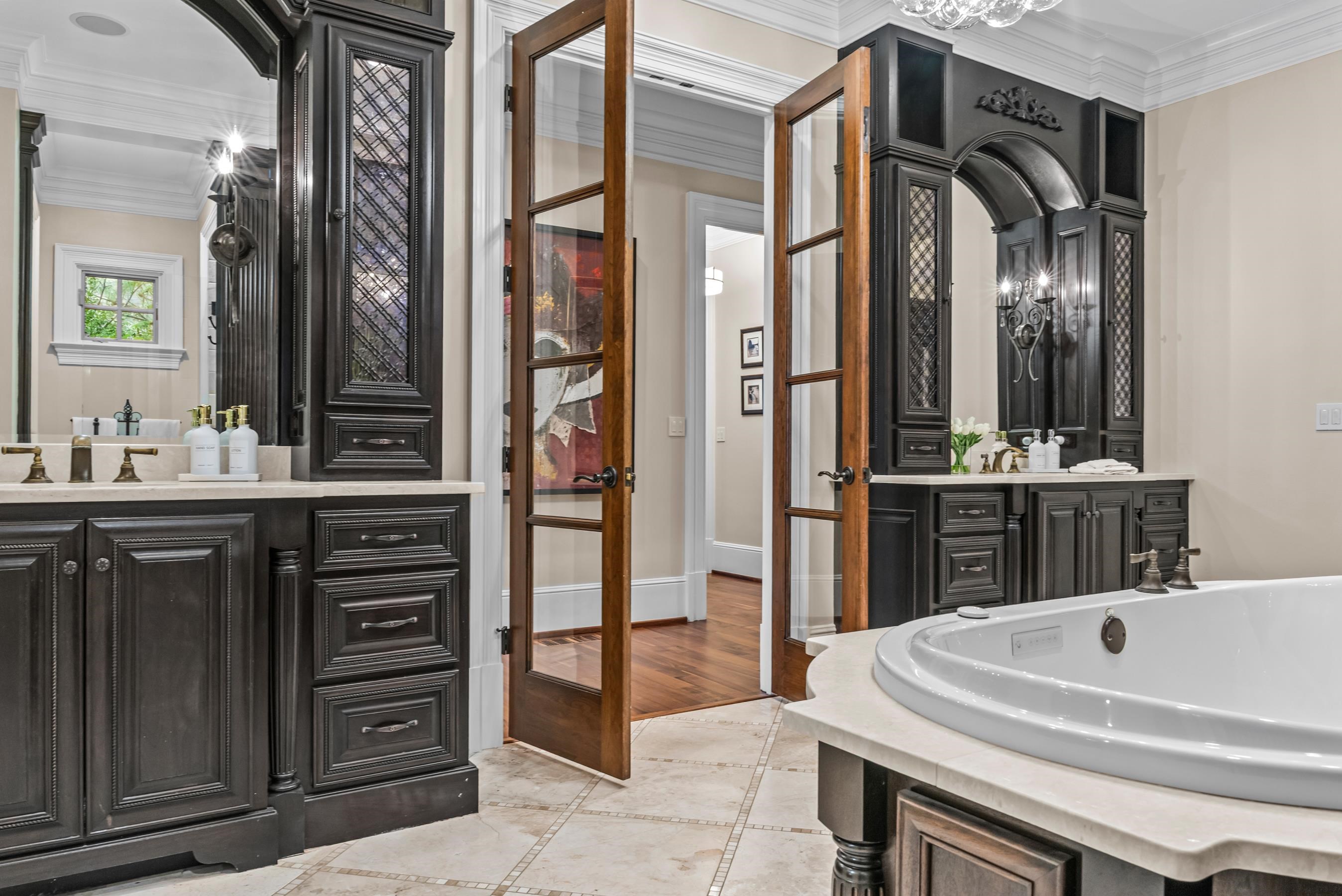 2260 SANDY FORD image 32