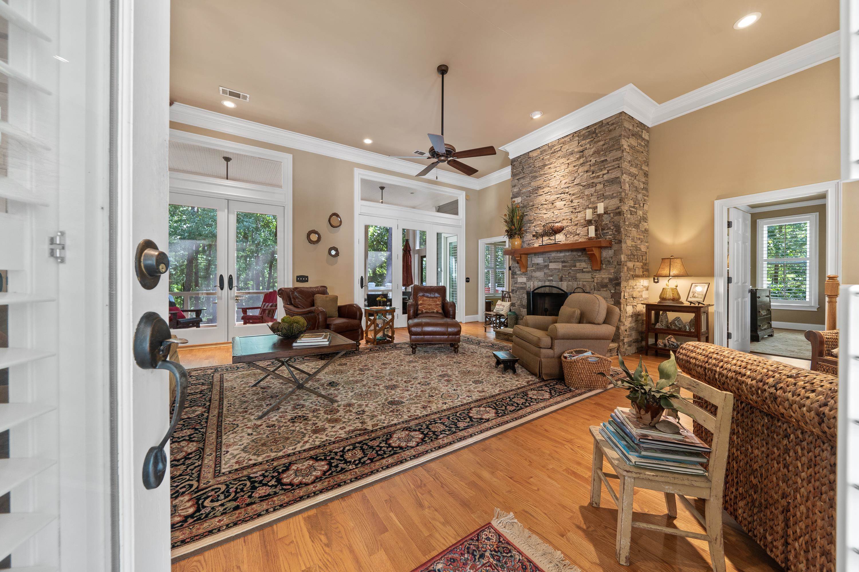 1071 EAGLEWOOD WAY image 7