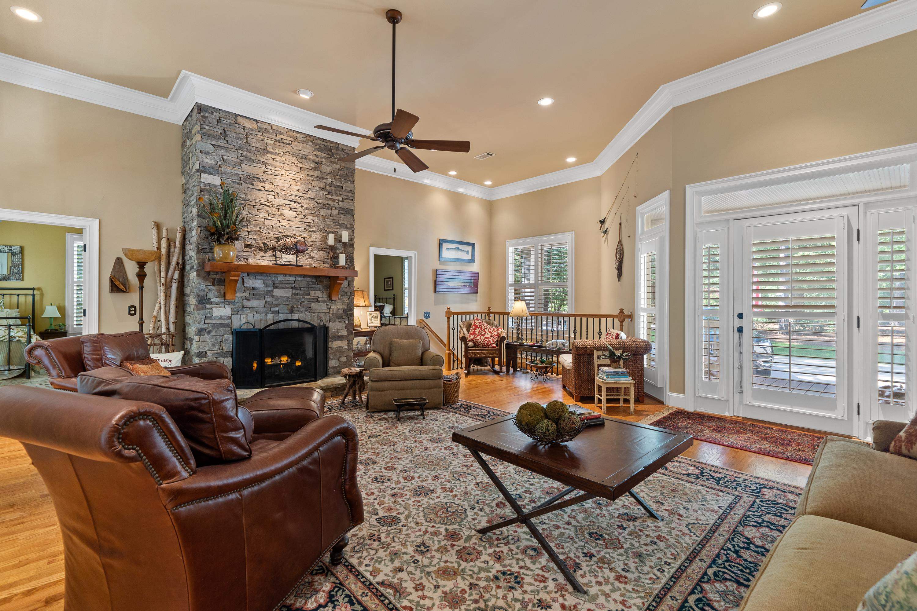 1071 EAGLEWOOD WAY image 8