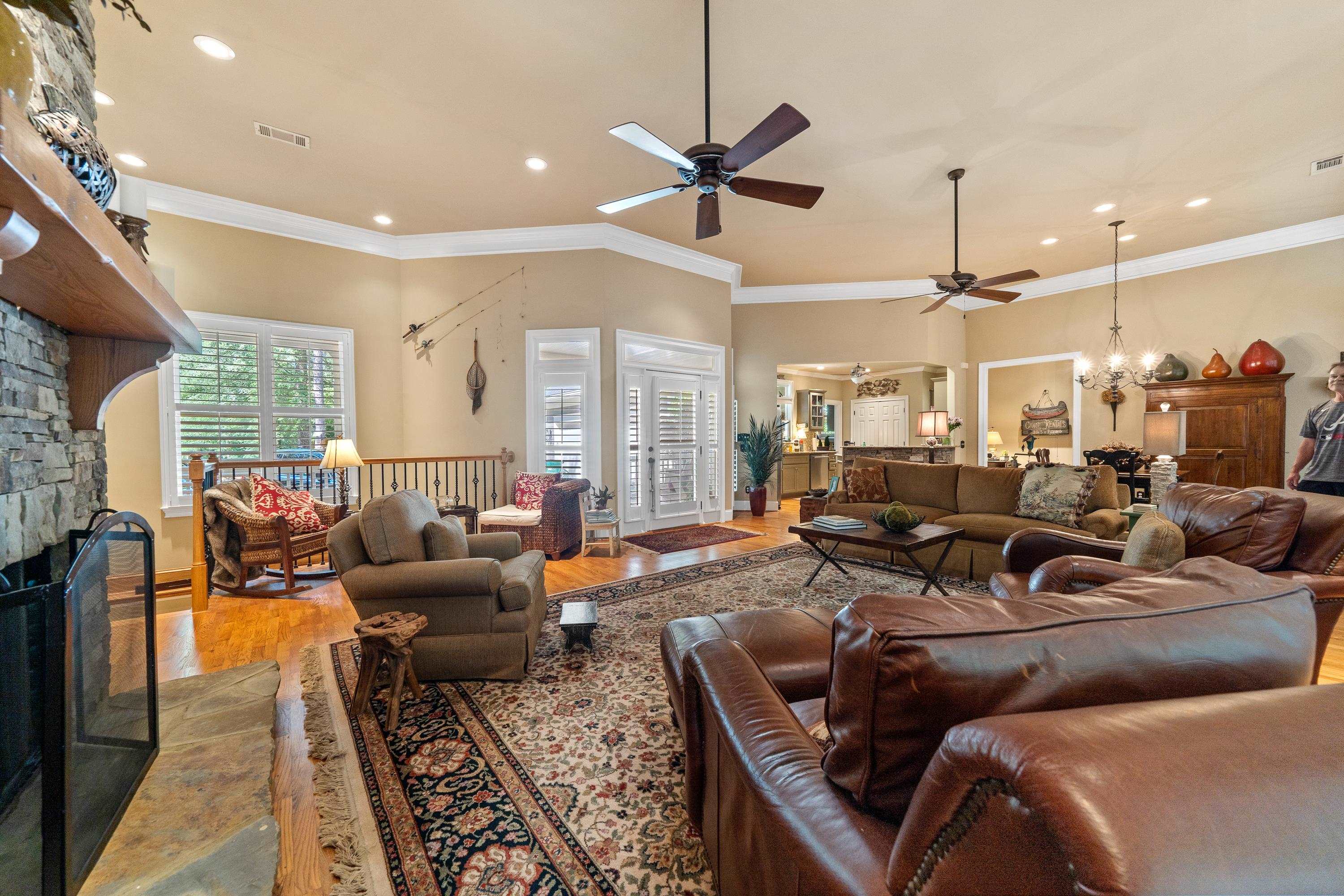 1071 EAGLEWOOD WAY image 9