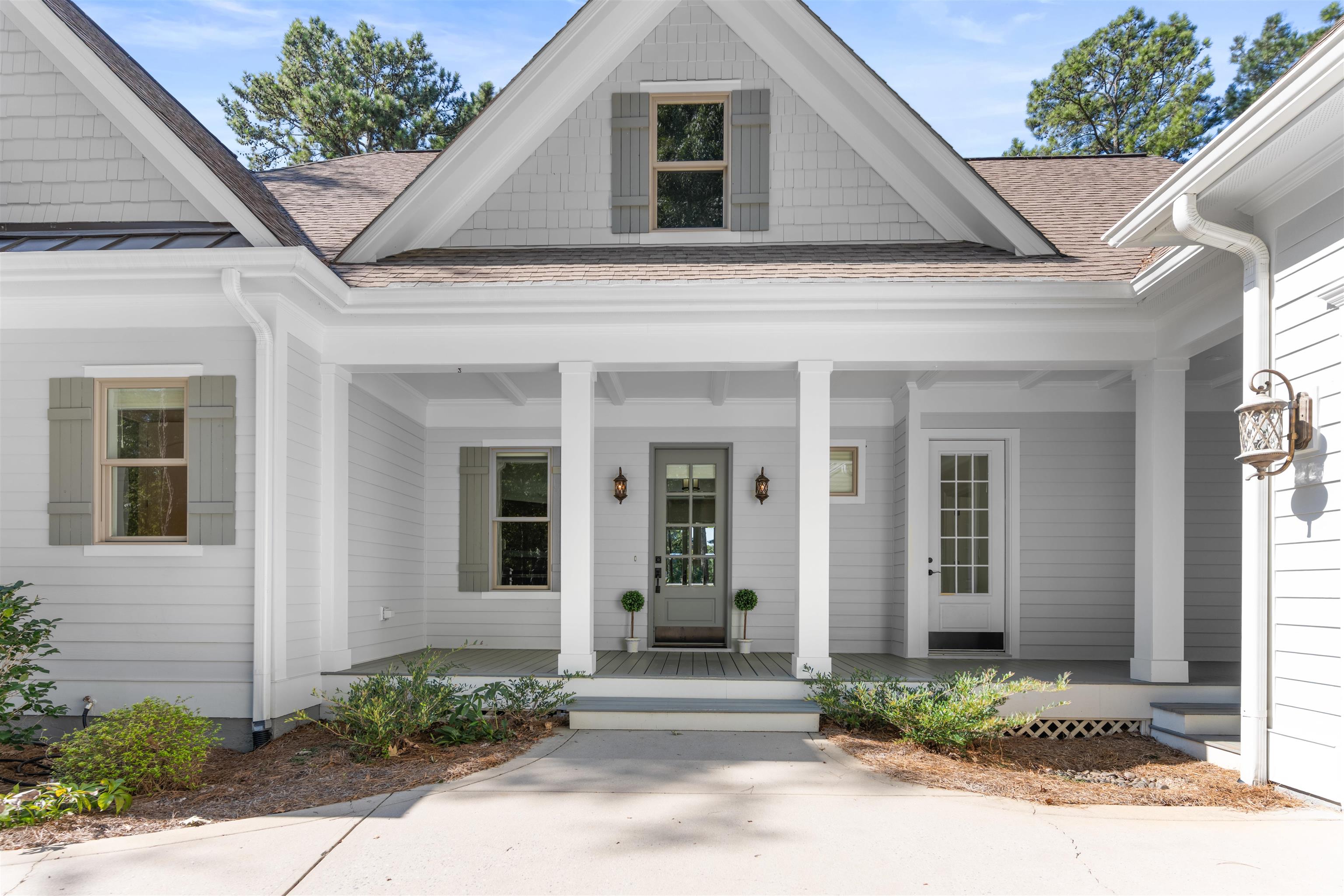 1011 RIDGE TERRACE image 3