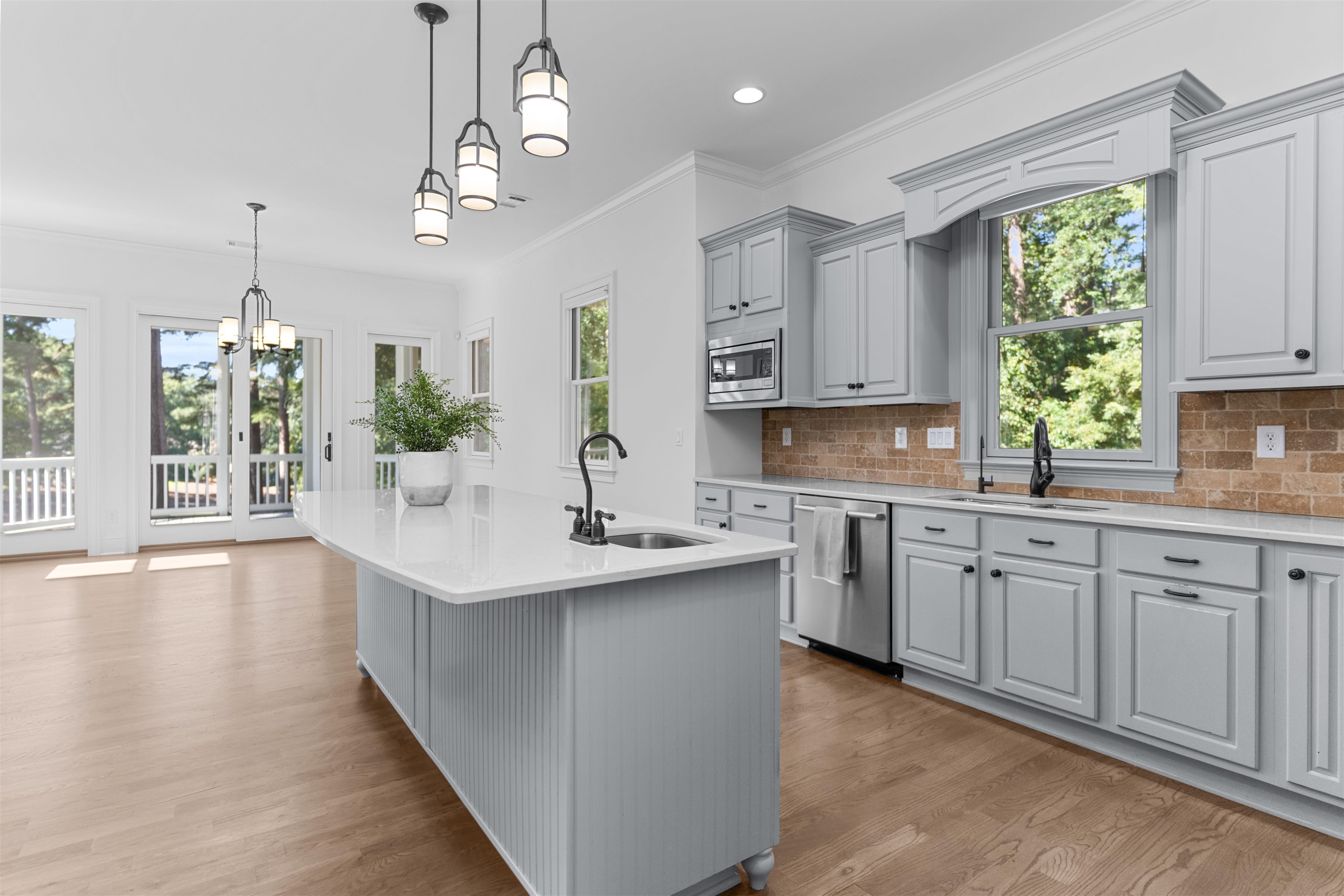 1011 RIDGE TERRACE image 21