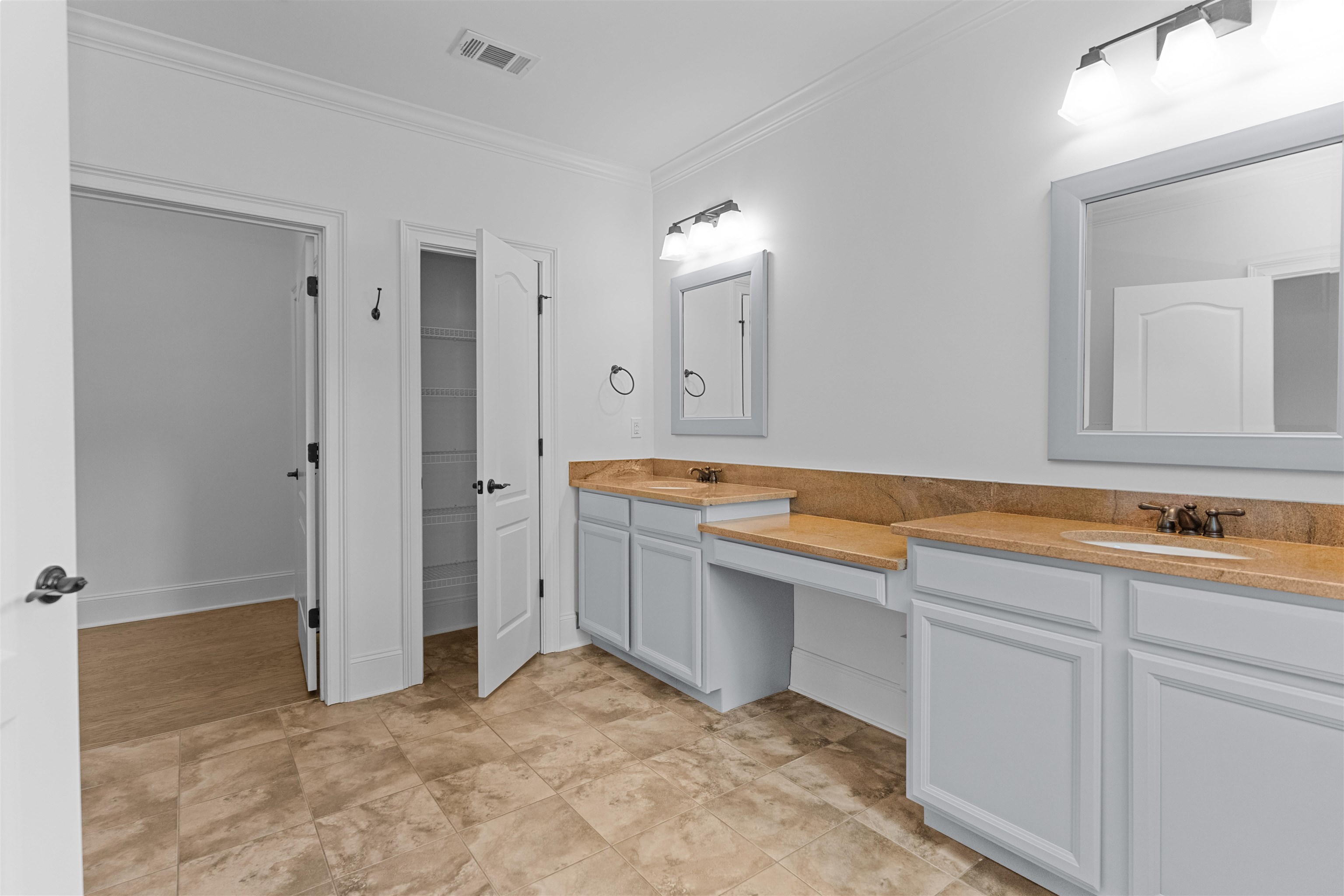 1011 RIDGE TERRACE image 59