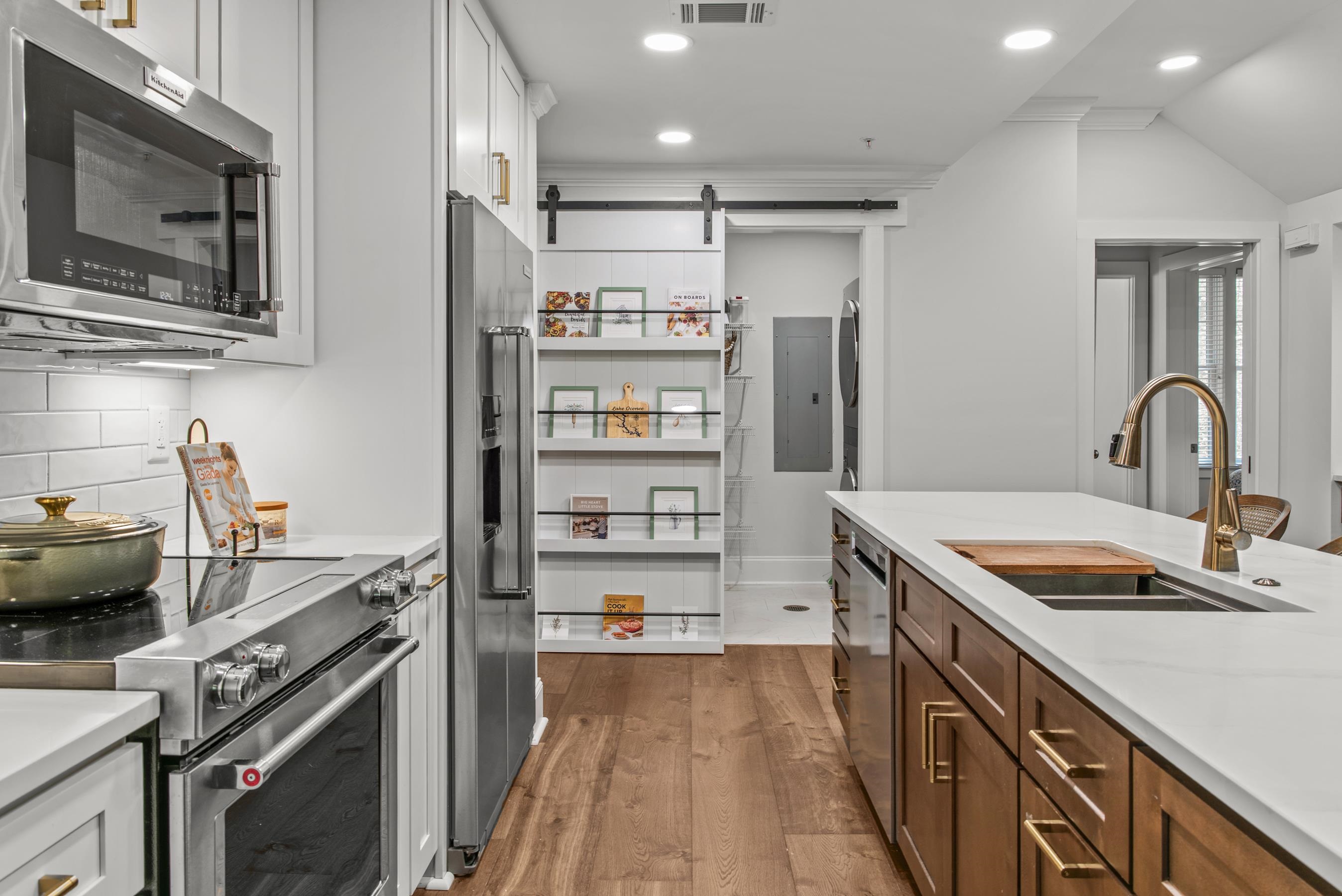 1030 F TAILWATER image 14