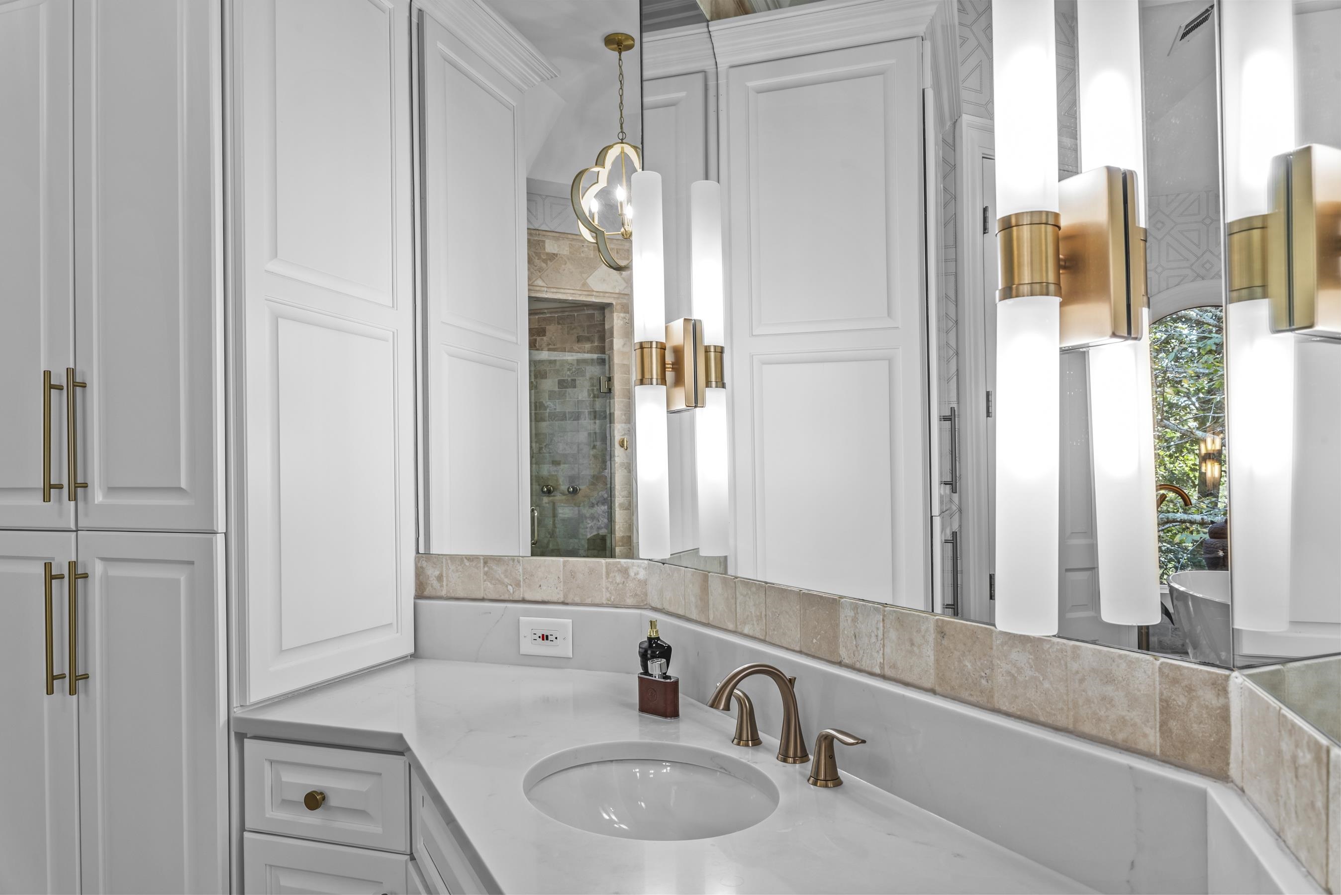 1010 CALLAHANS RIDGE image 30