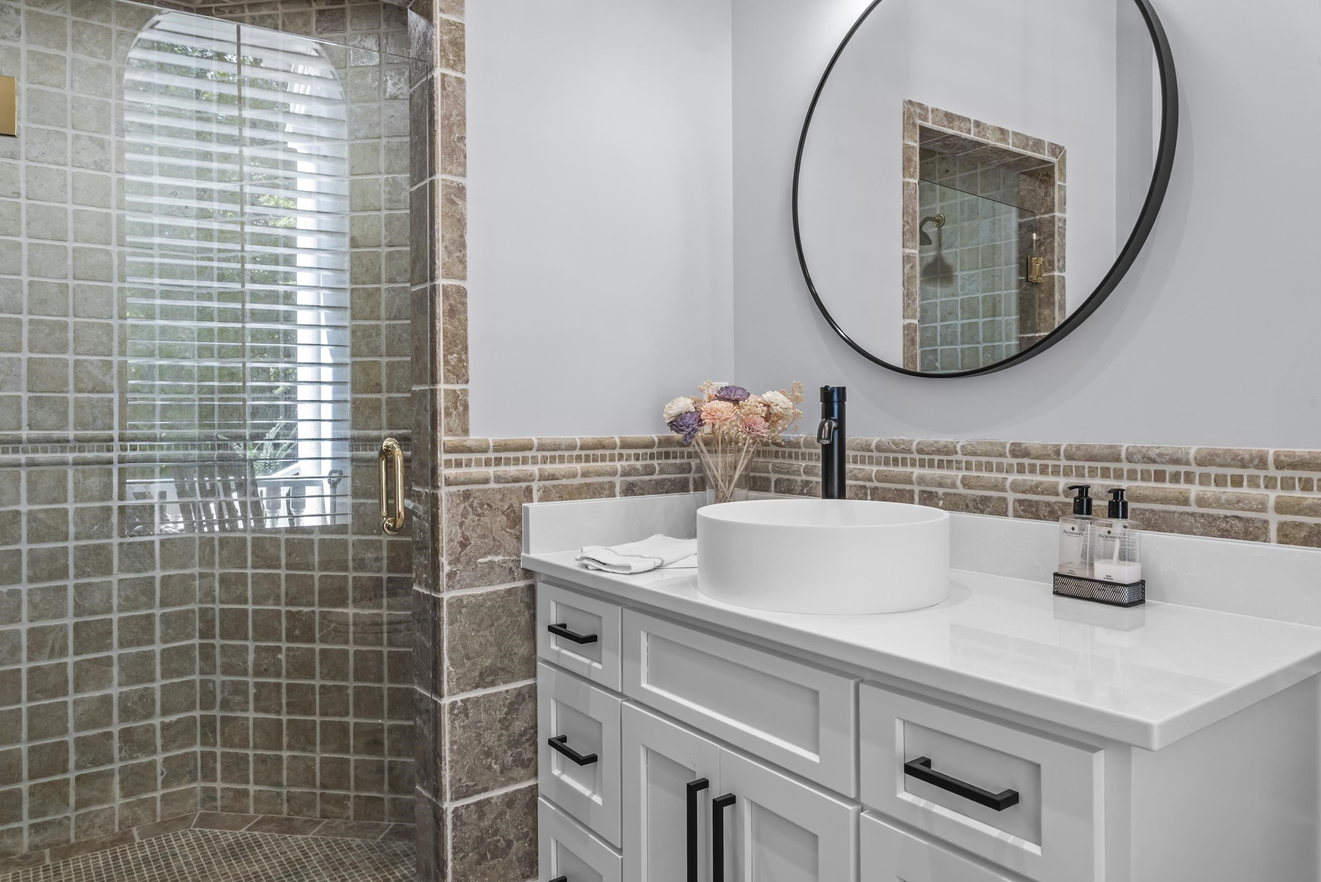 1010 CALLAHANS RIDGE image 39