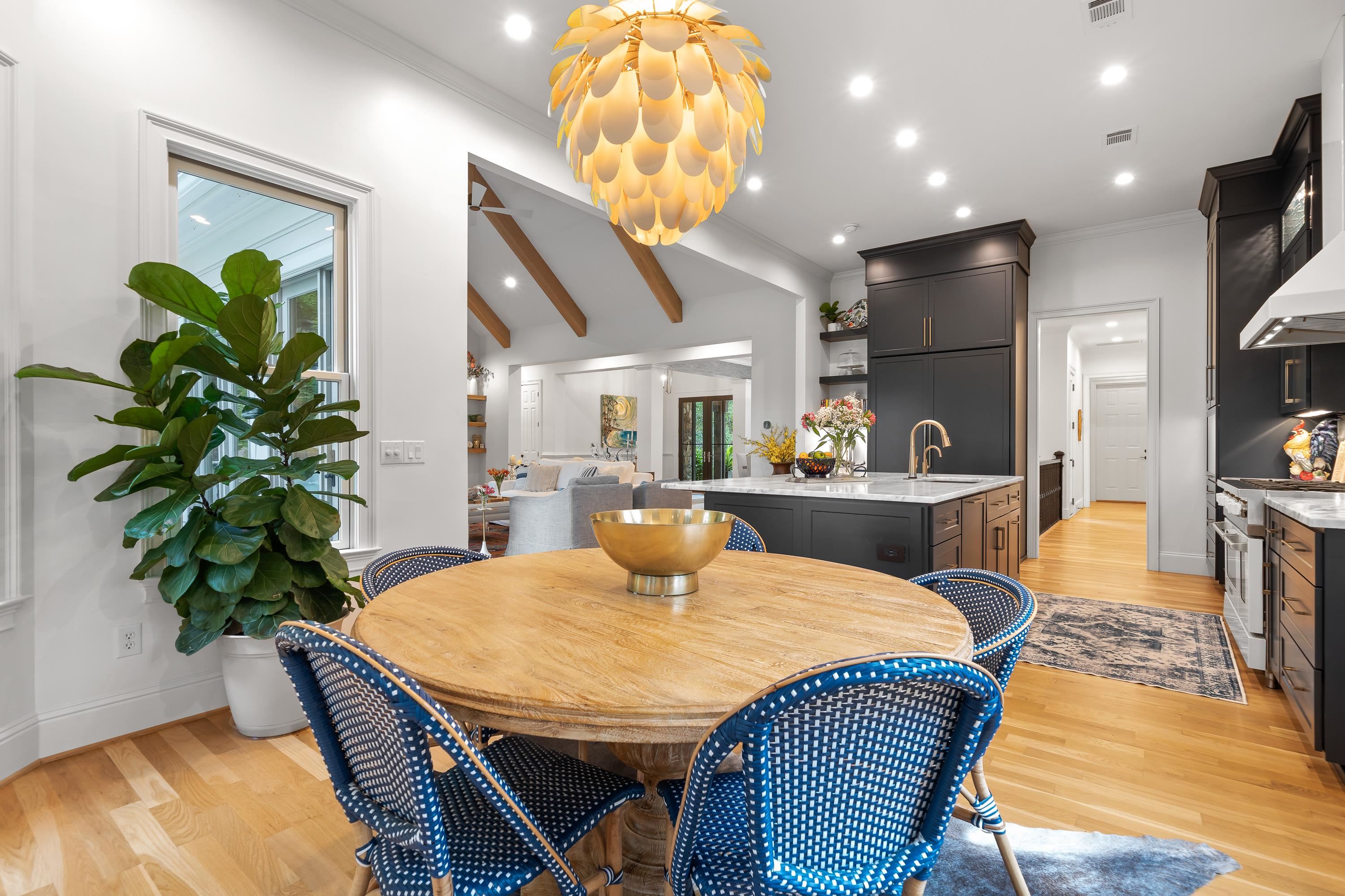 1090 CURTRIGHT PLACE image 20