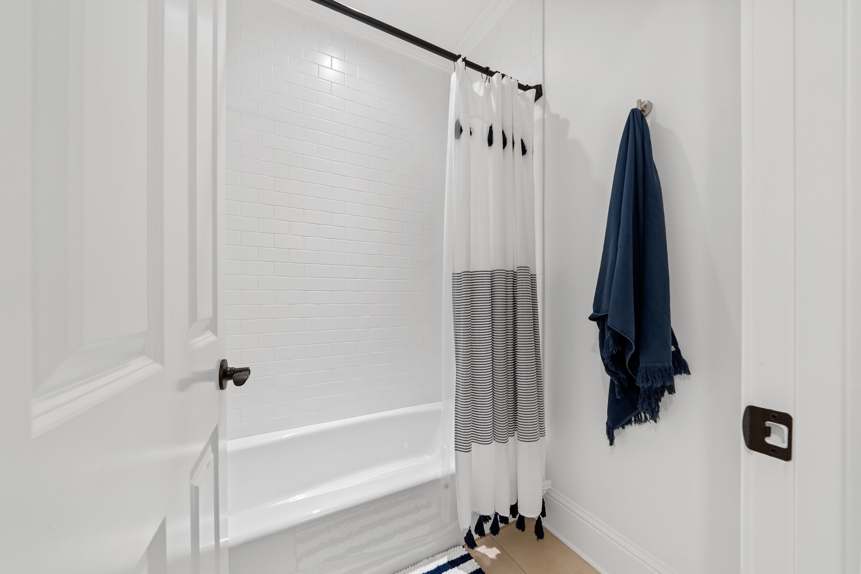 1090 CURTRIGHT PLACE image 52