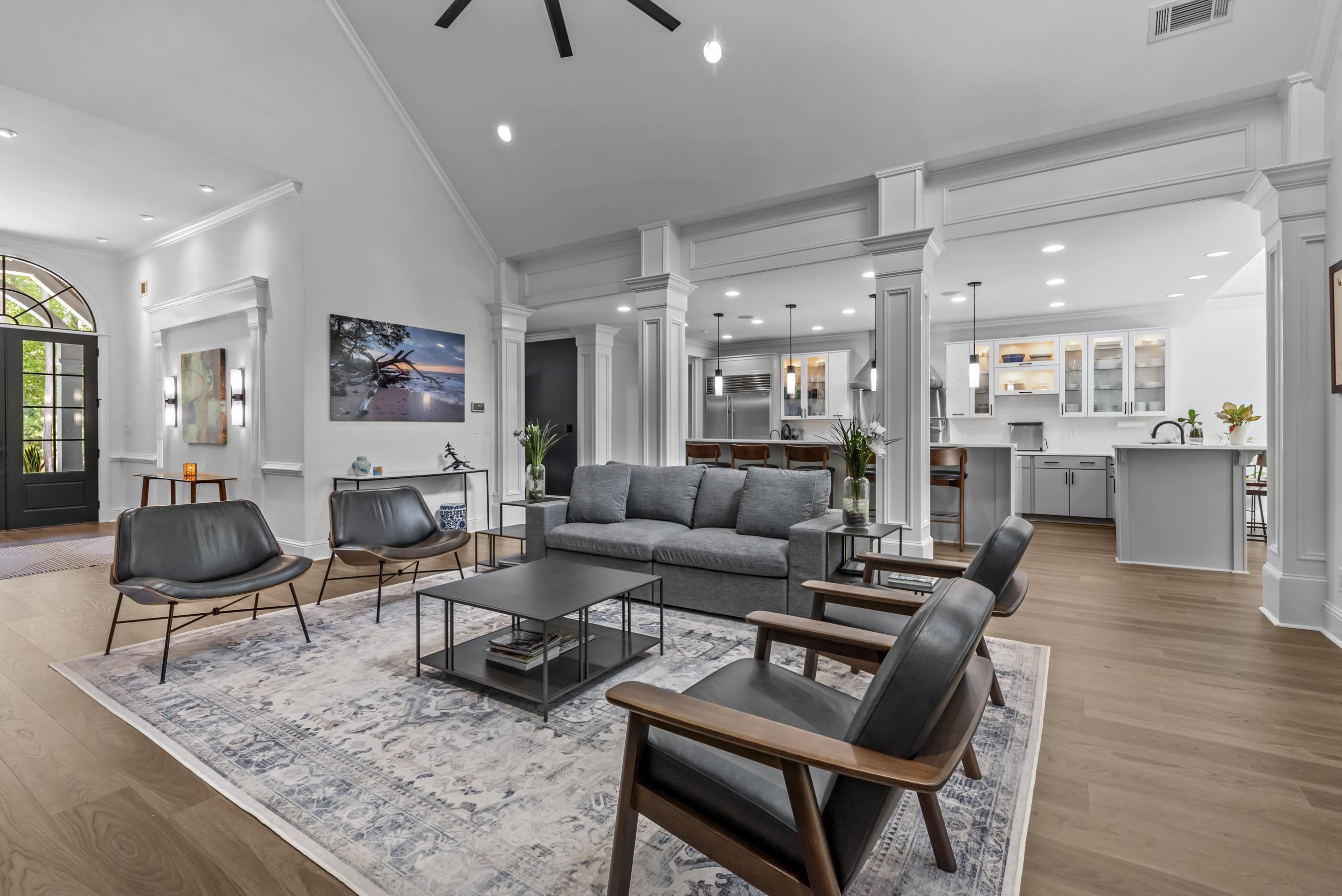 1051 ARMORS FORD image 11