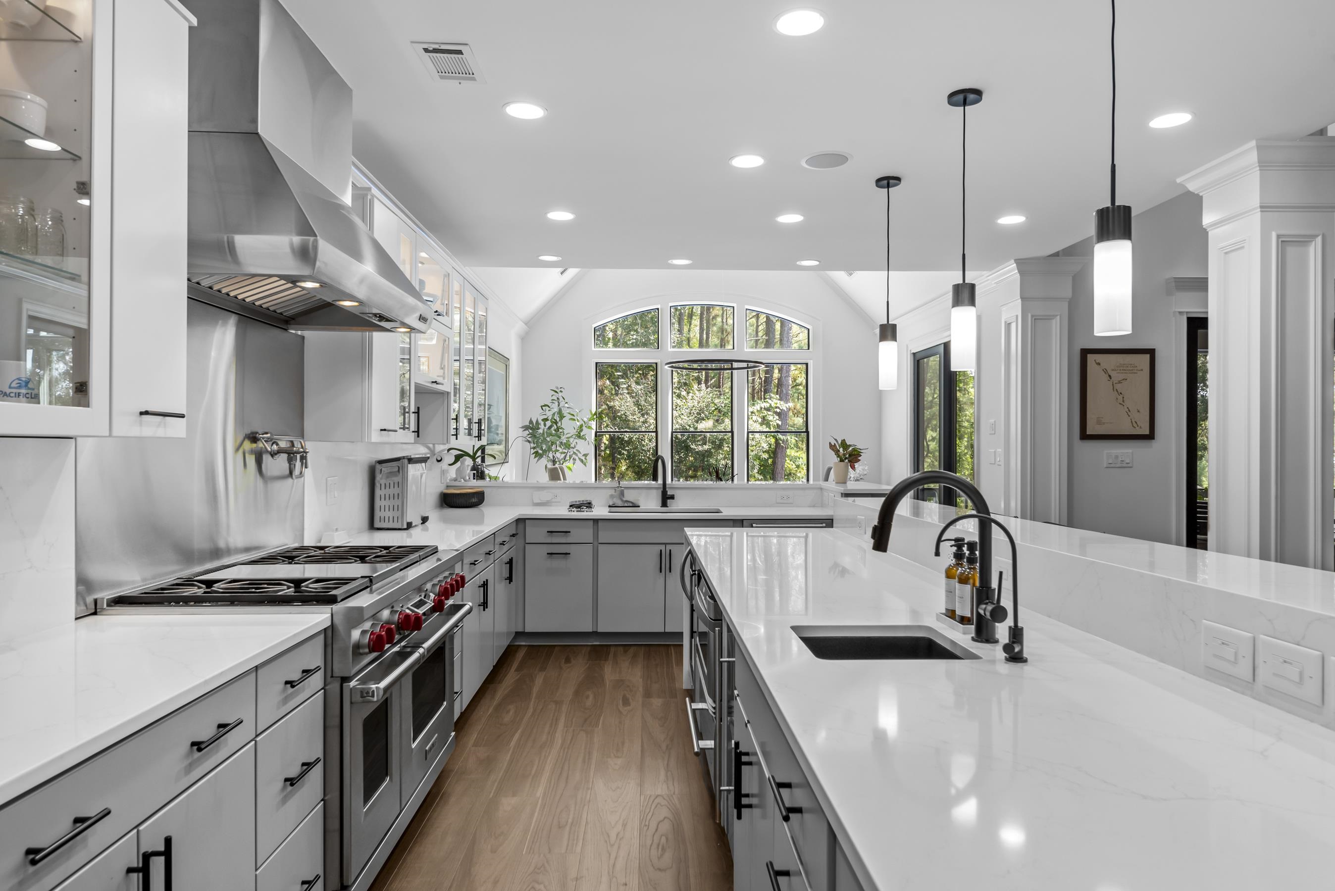 1051 ARMORS FORD image 23