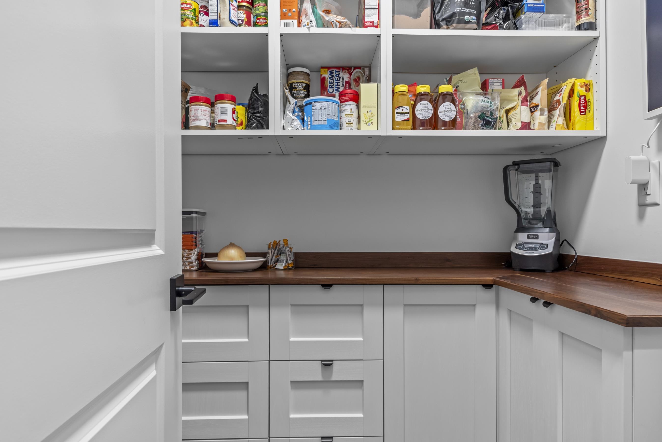 1051 ARMORS FORD image 28