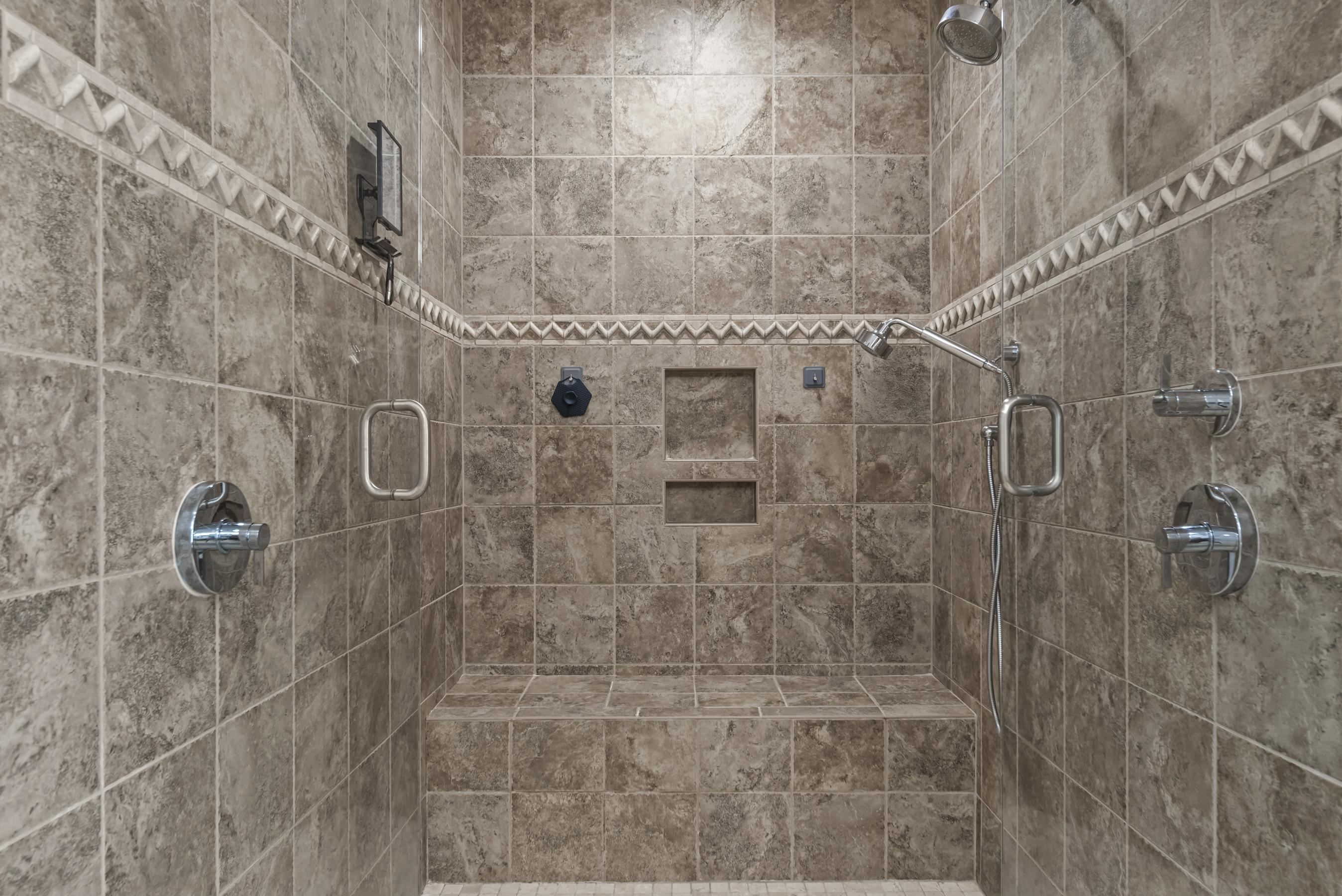 1051 ARMORS FORD image 43