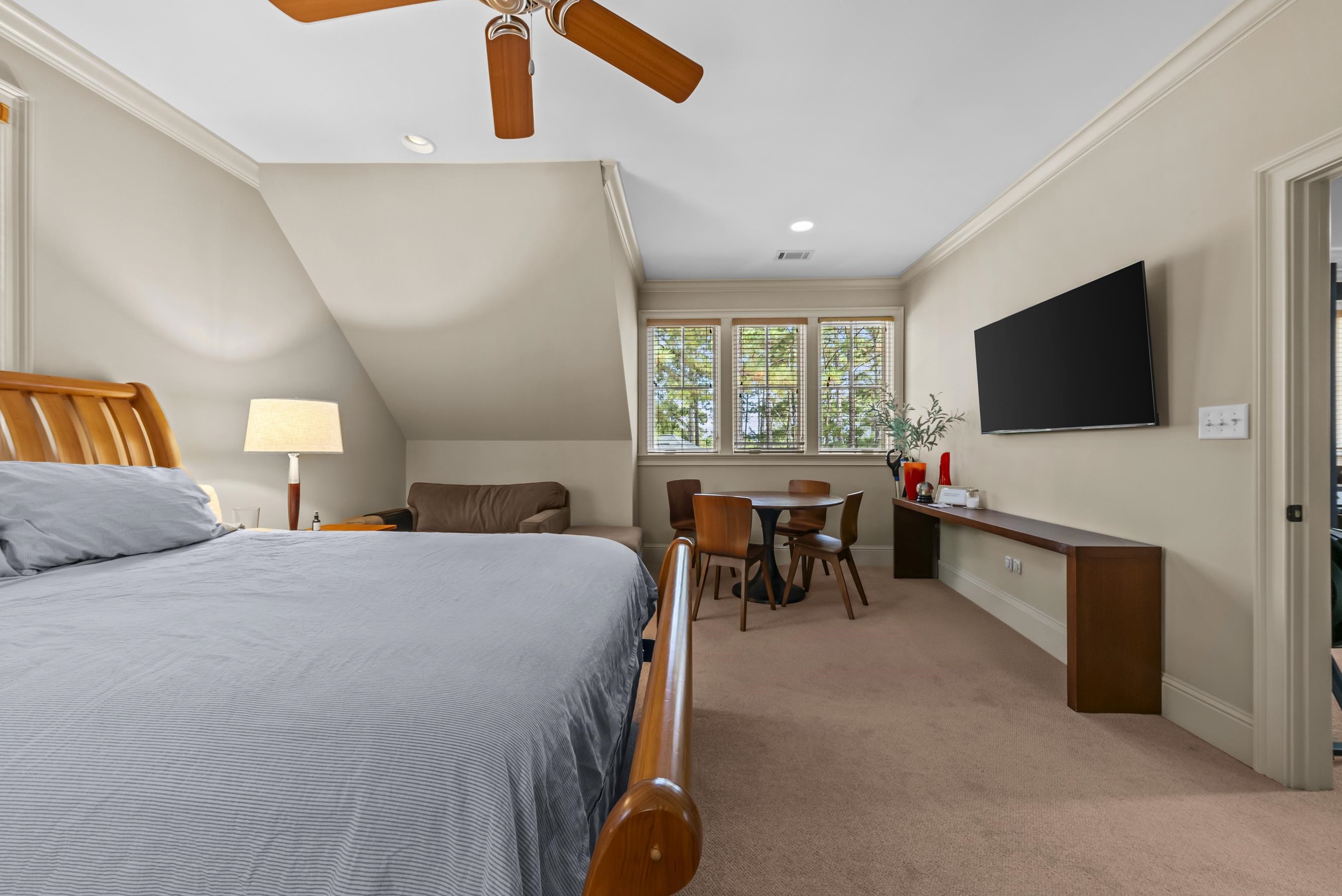 1051 ARMORS FORD image 48