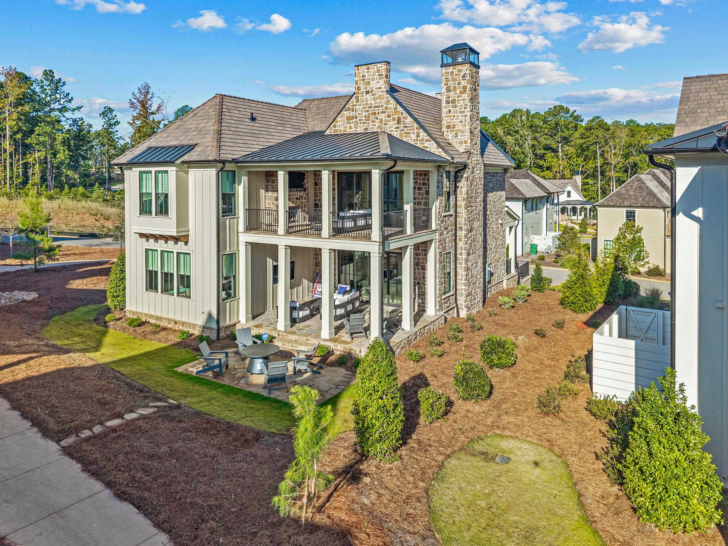 1011 WEST ROCK LOOP image 2