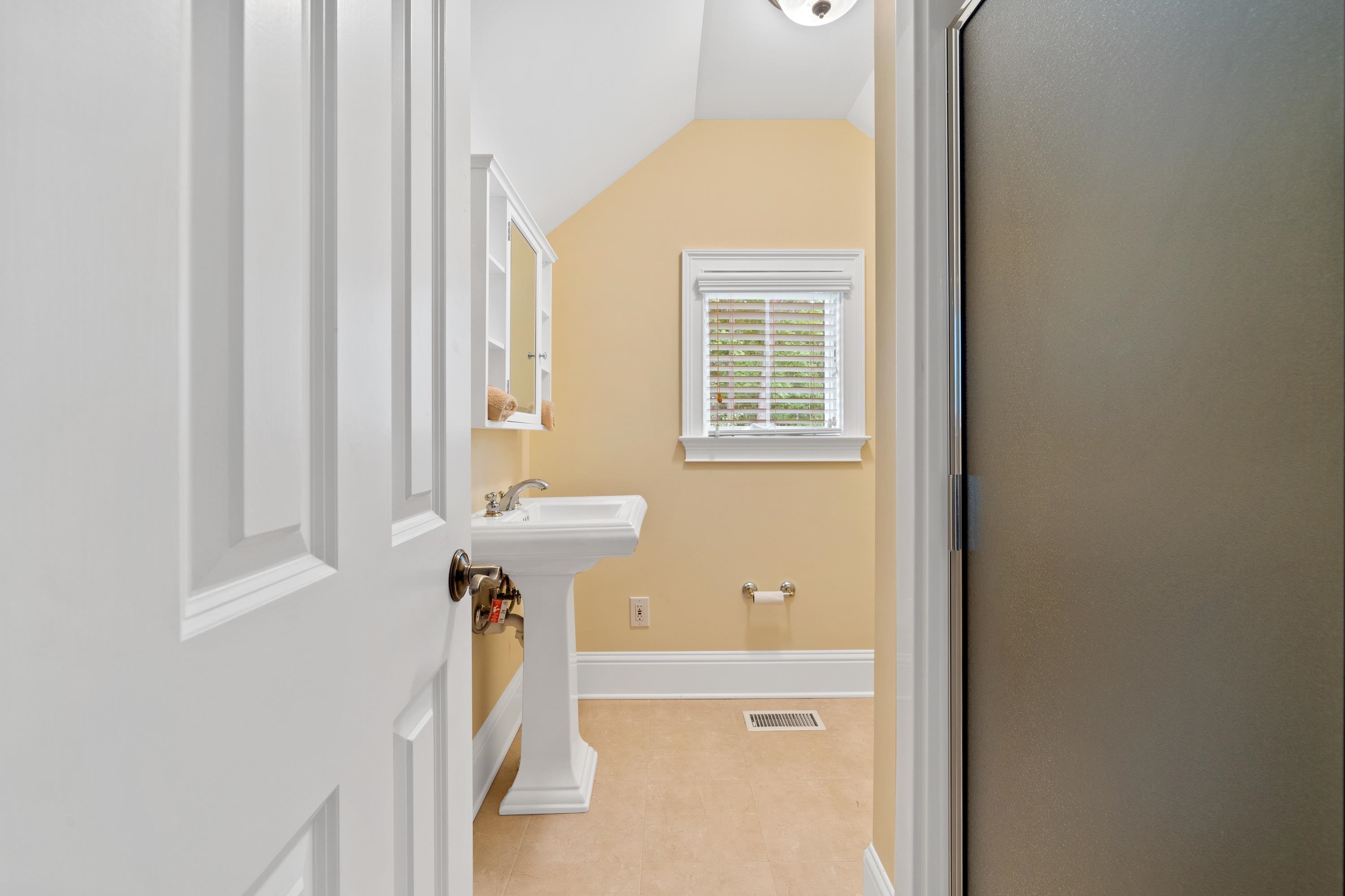 1211 CURTRIGHT PLACE image 52