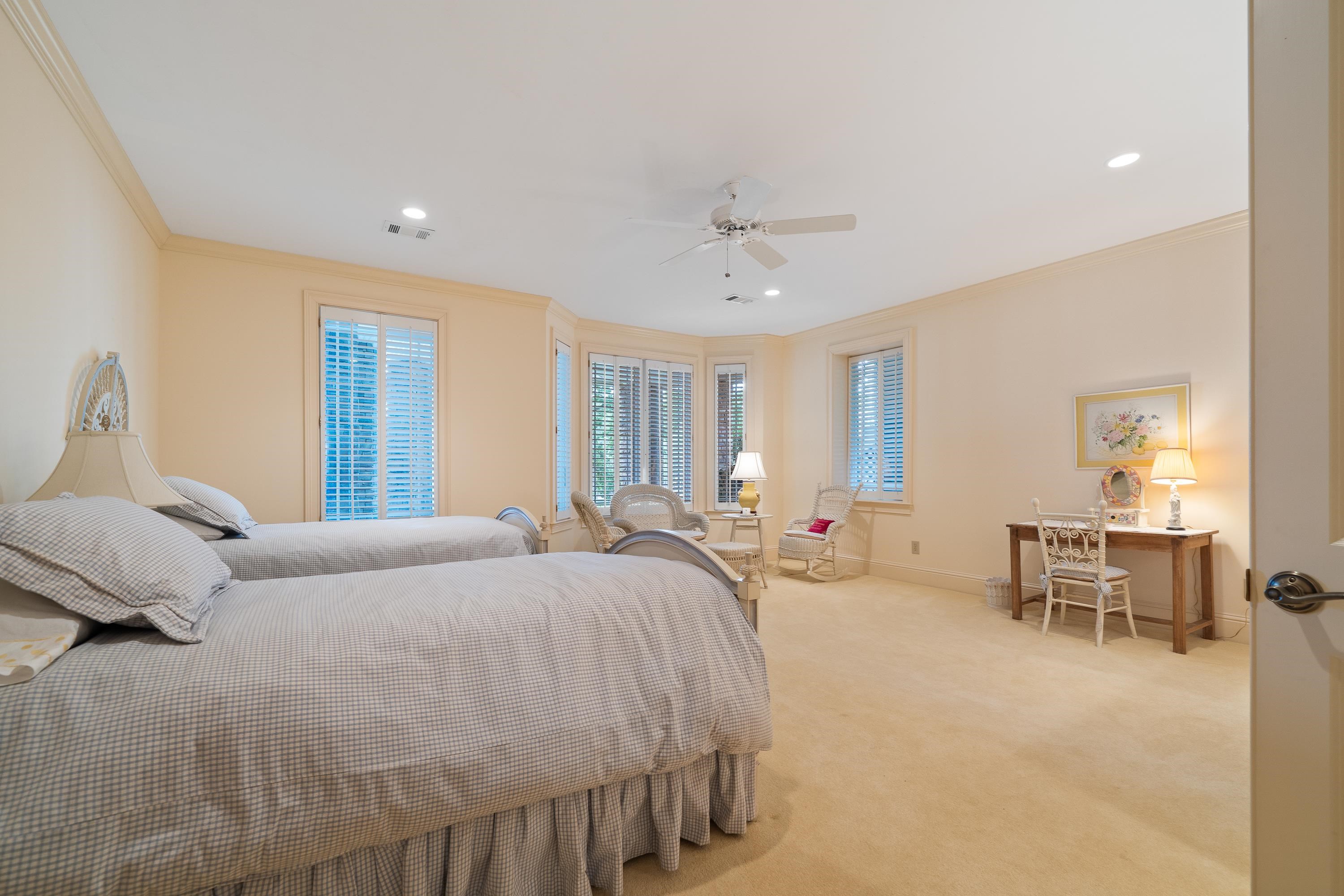 1211 CURTRIGHT PLACE image 64