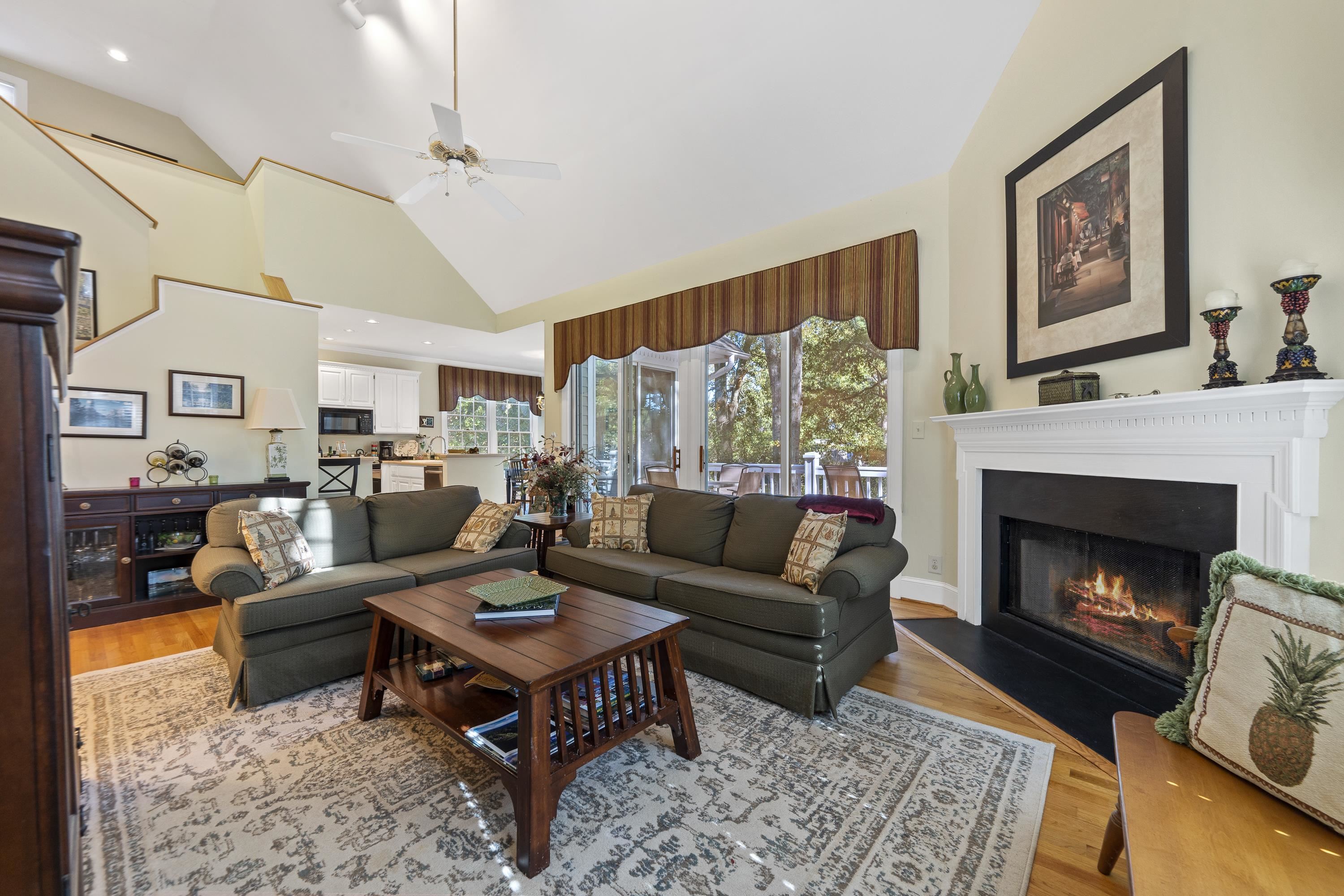 131 OAKTON SOUTH image 11