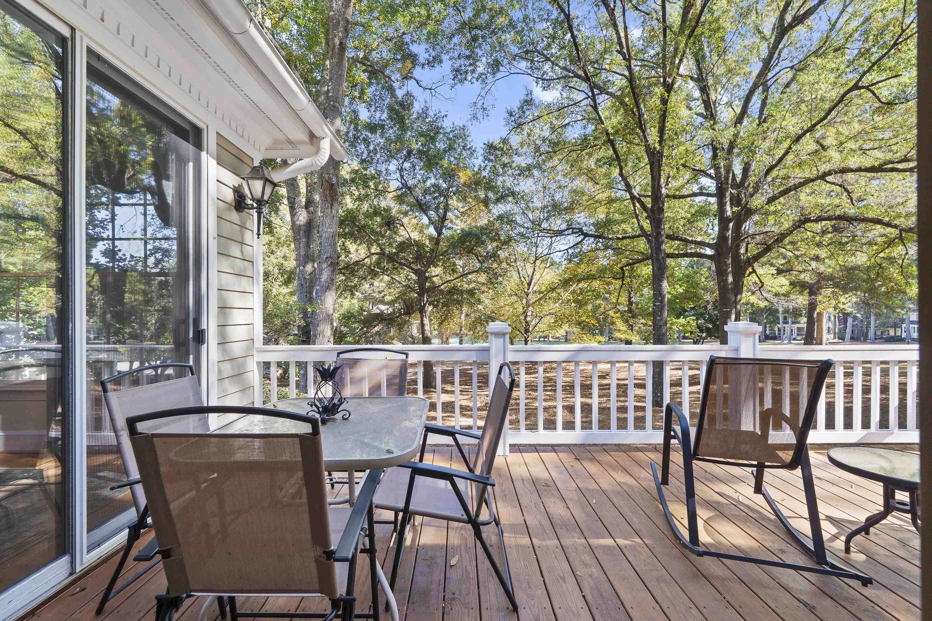 131 OAKTON SOUTH image 21