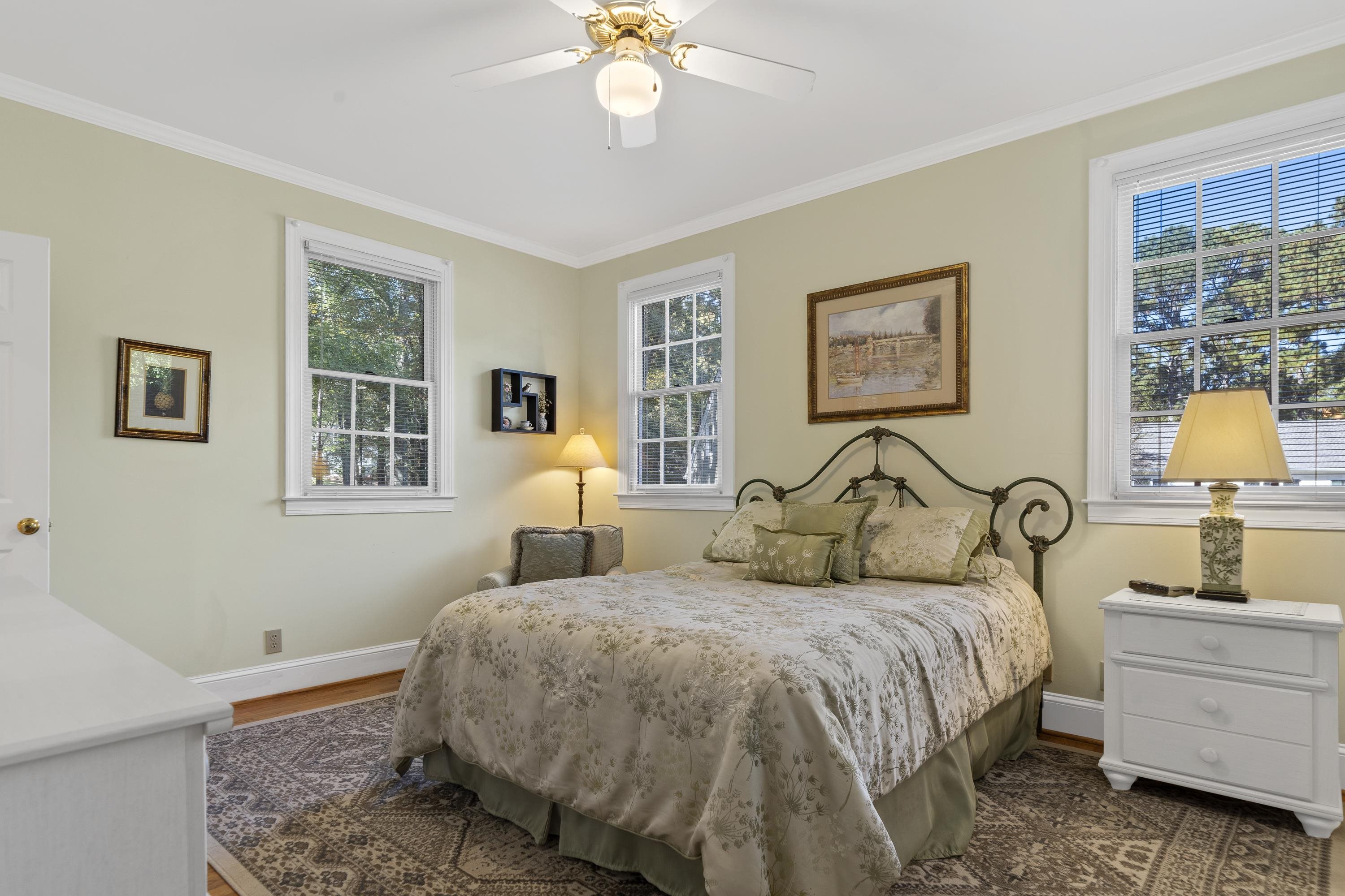 131 OAKTON SOUTH image 28