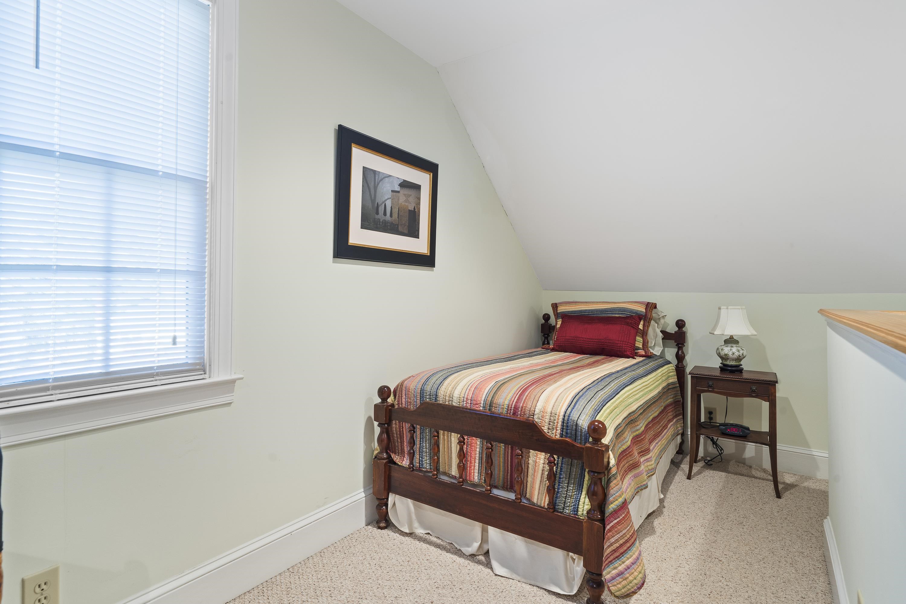 131 OAKTON SOUTH image 35