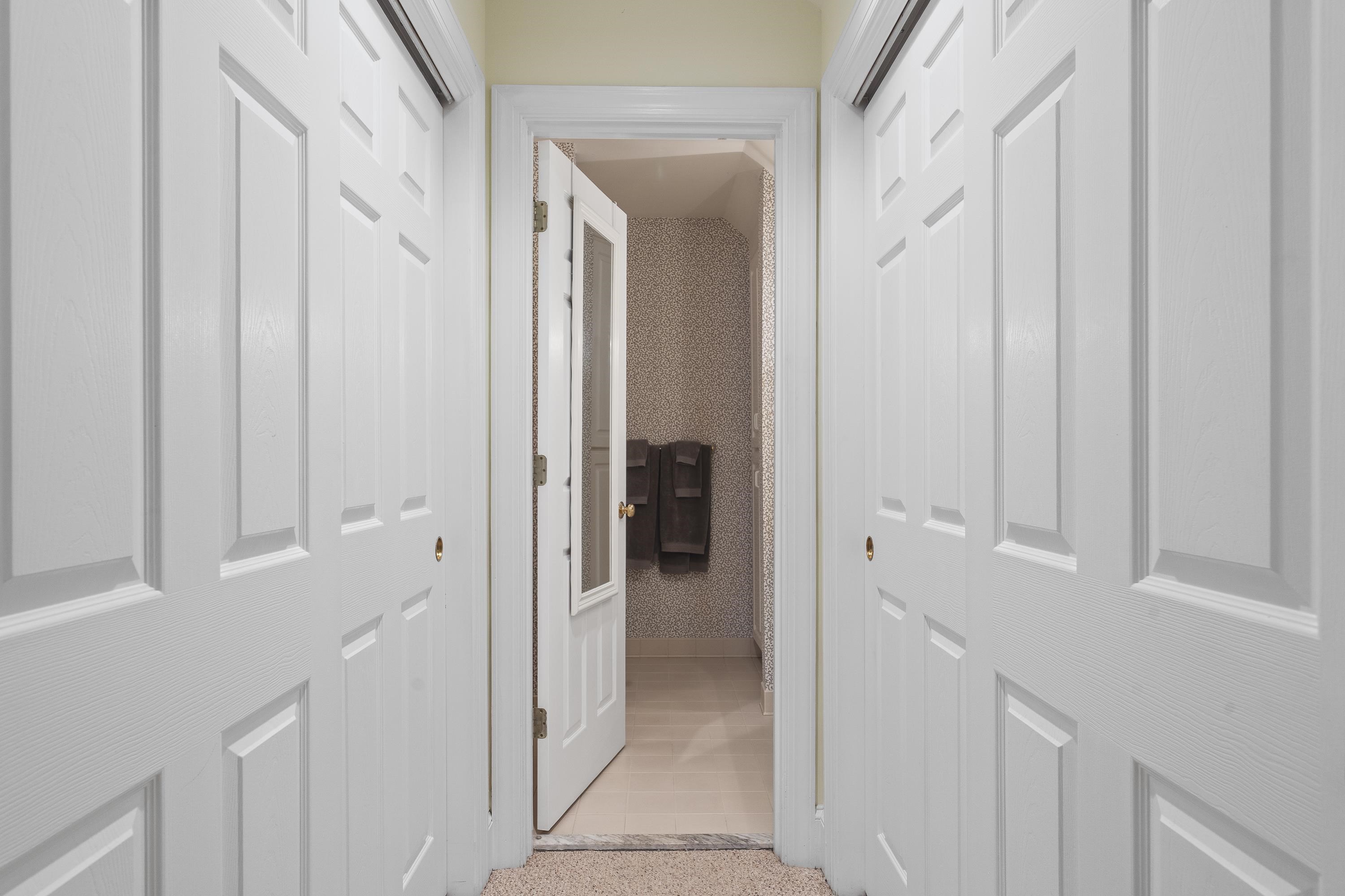 131 OAKTON SOUTH image 39