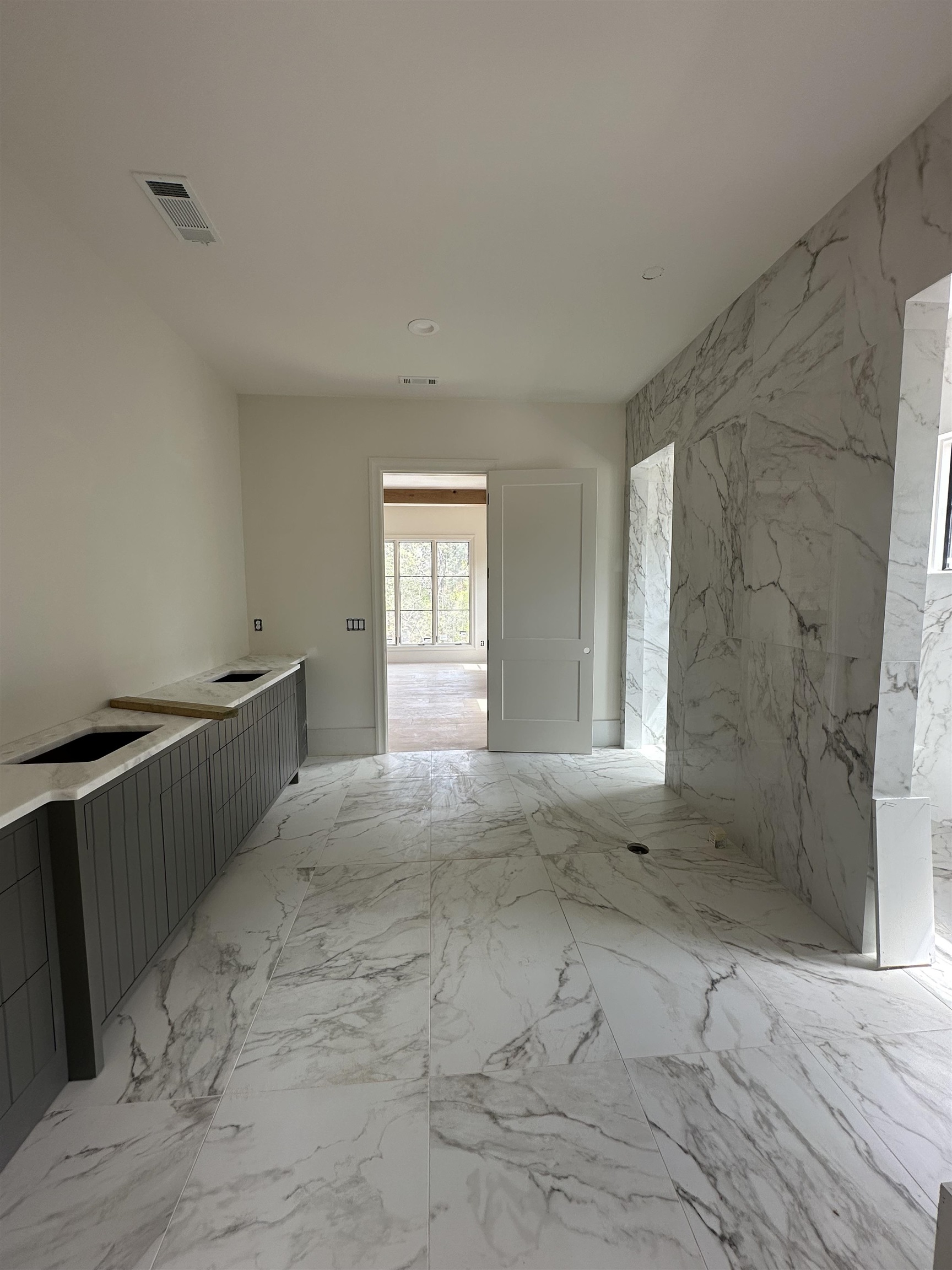 1040 SUNRISE COURT image 11