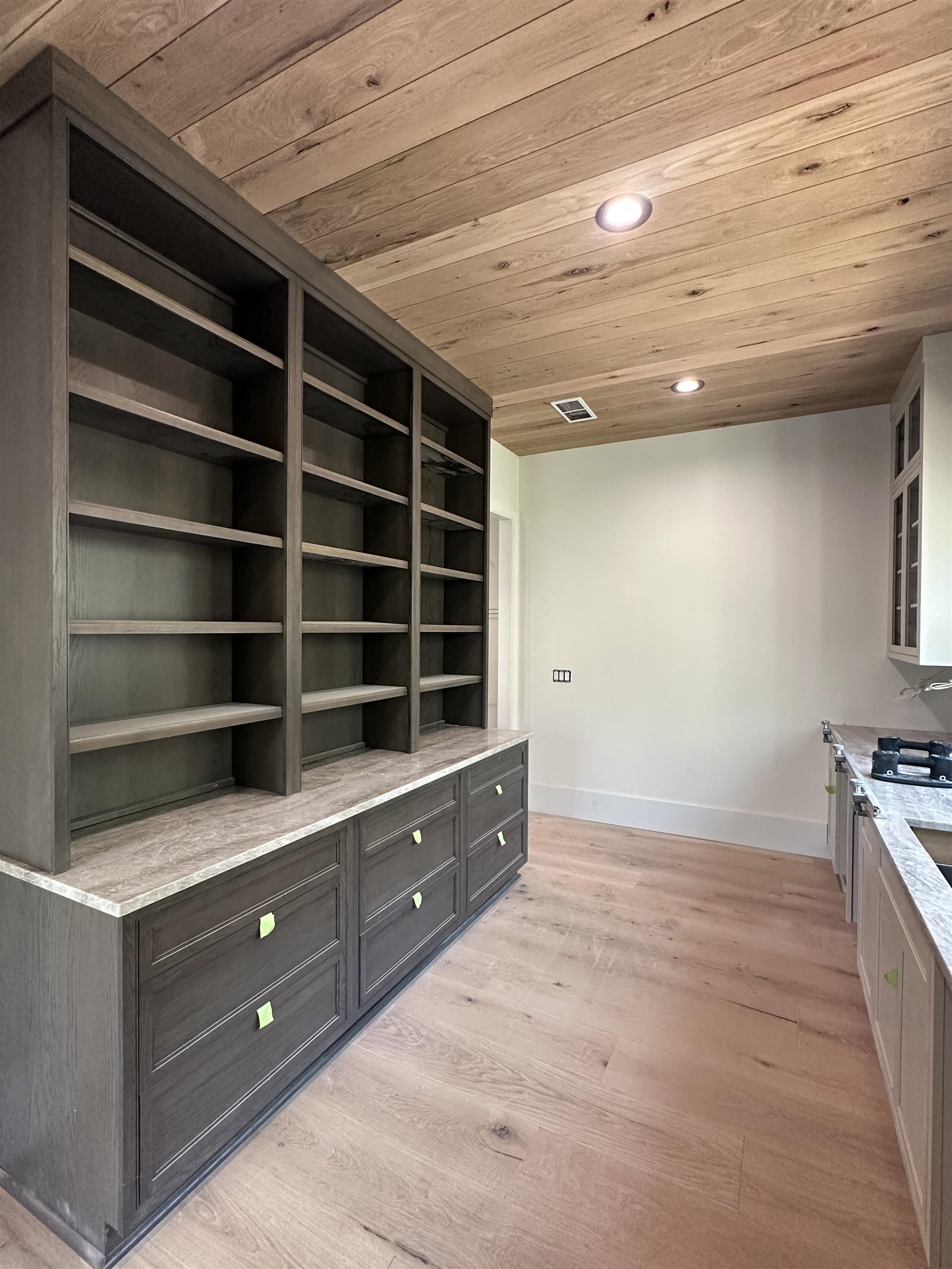 1040 SUNRISE COURT image 8