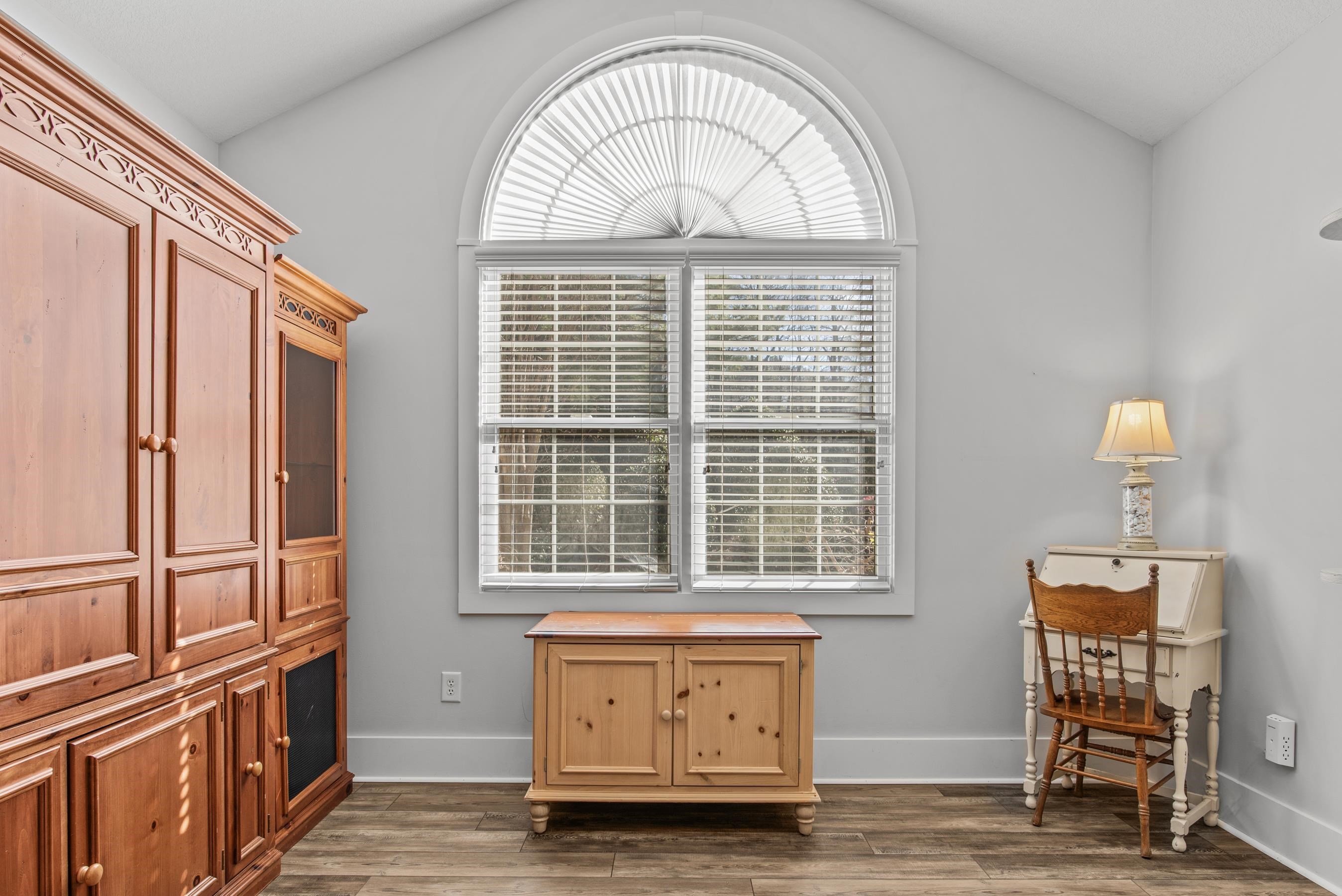 110 EDGEWOOD COURT image 22