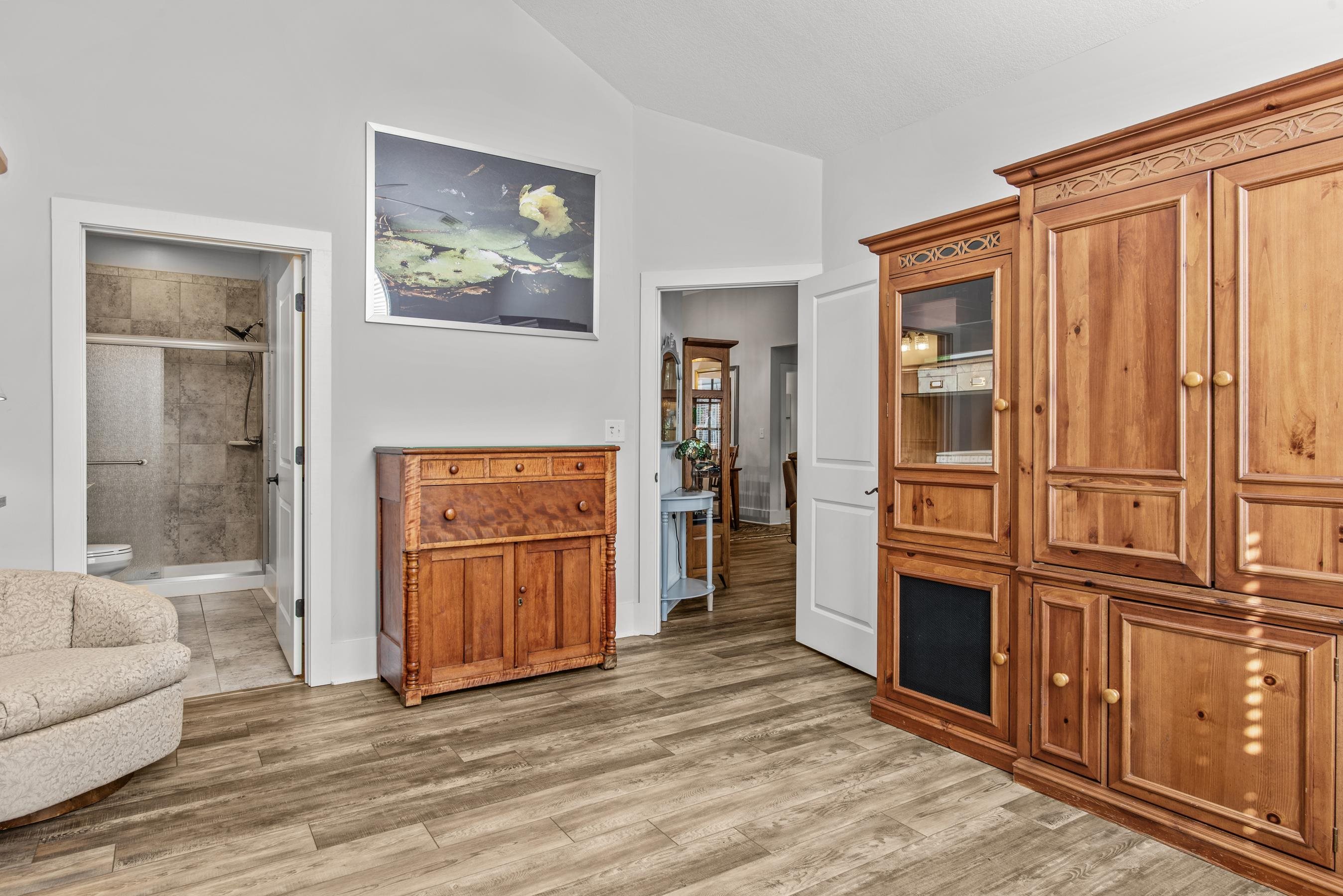 110 EDGEWOOD COURT image 23