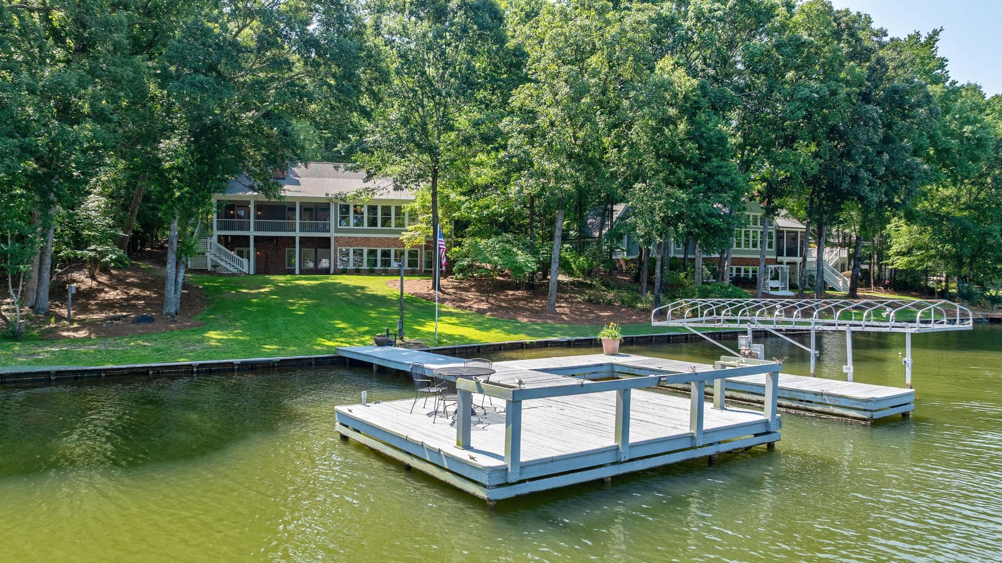 225 REYNOLDS DRIVE image 2