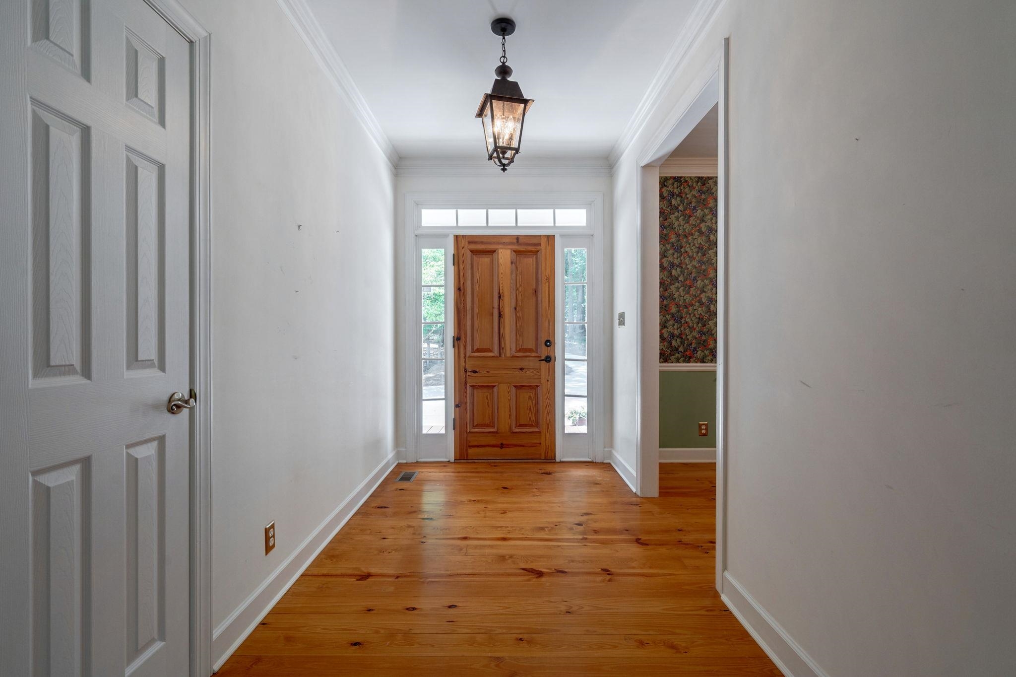 225 REYNOLDS DRIVE image 13