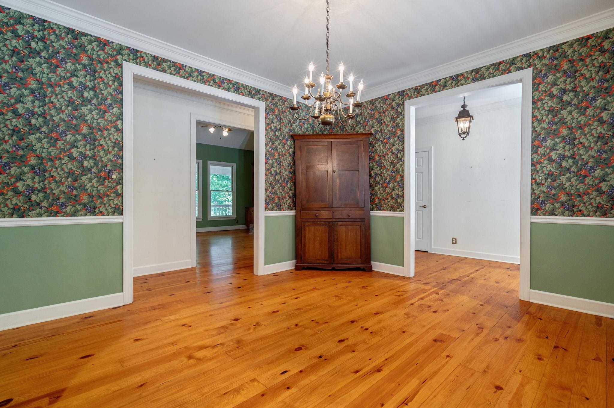 225 REYNOLDS DRIVE image 20