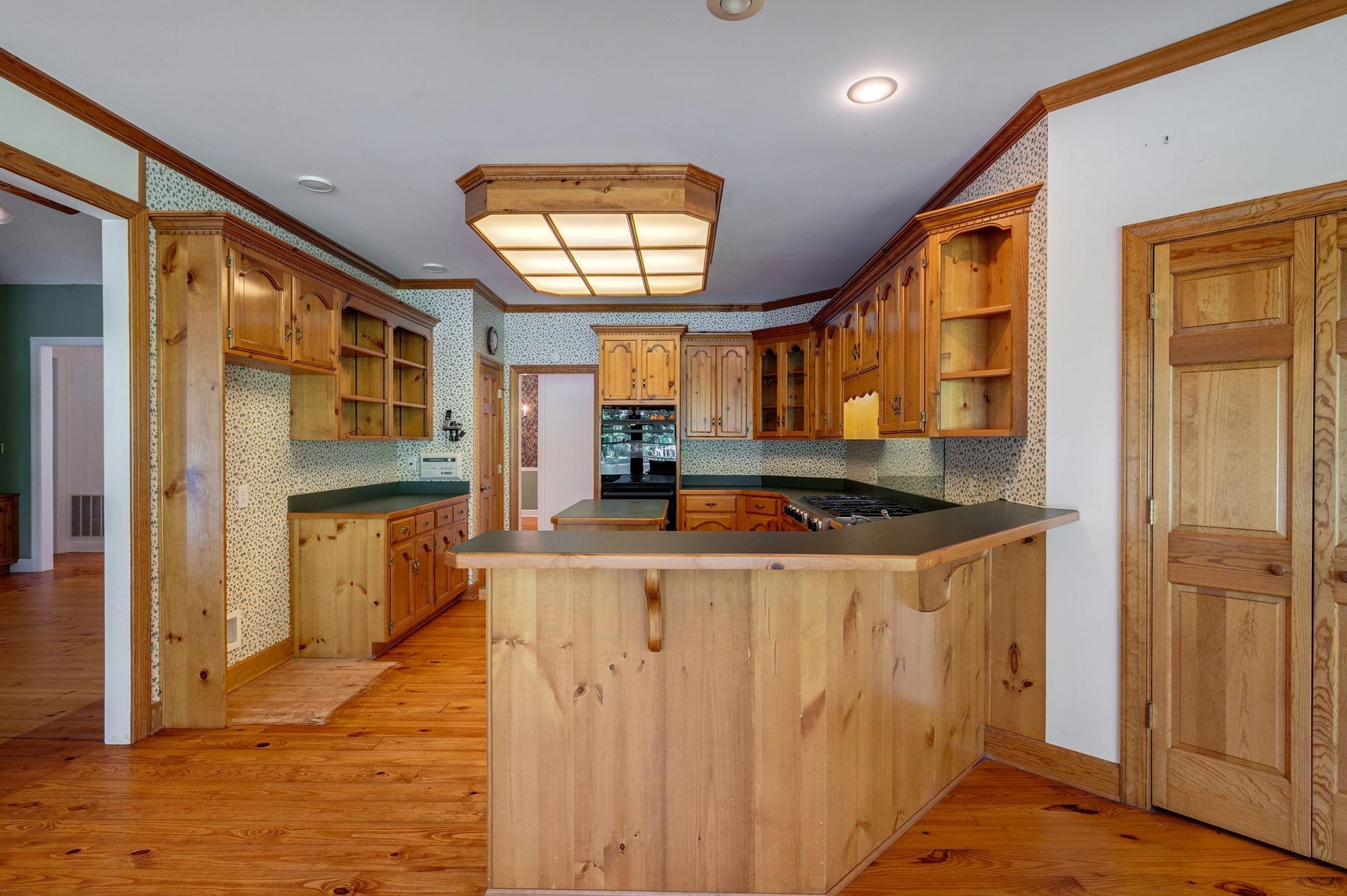 225 REYNOLDS DRIVE image 22