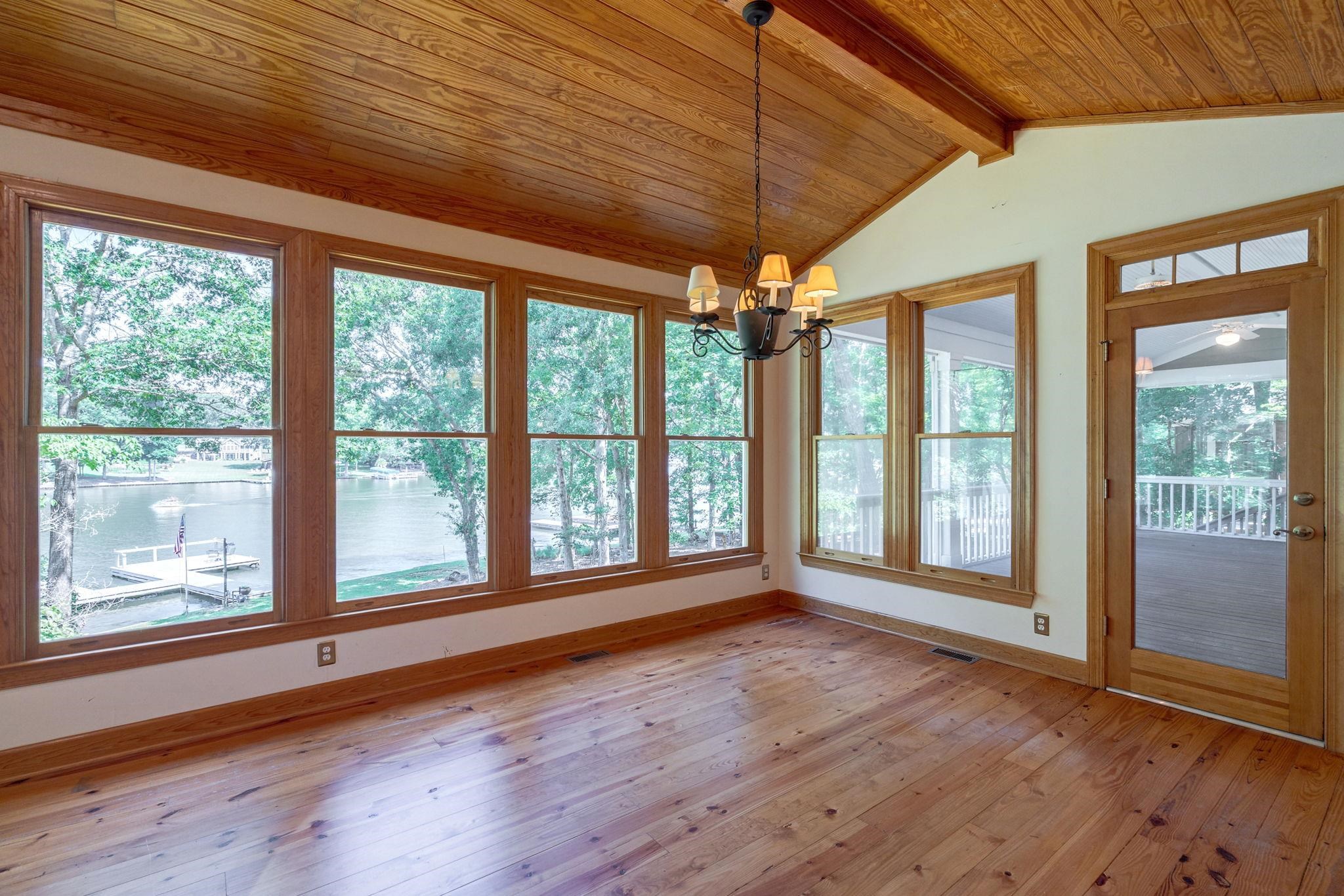 225 REYNOLDS DRIVE image 27