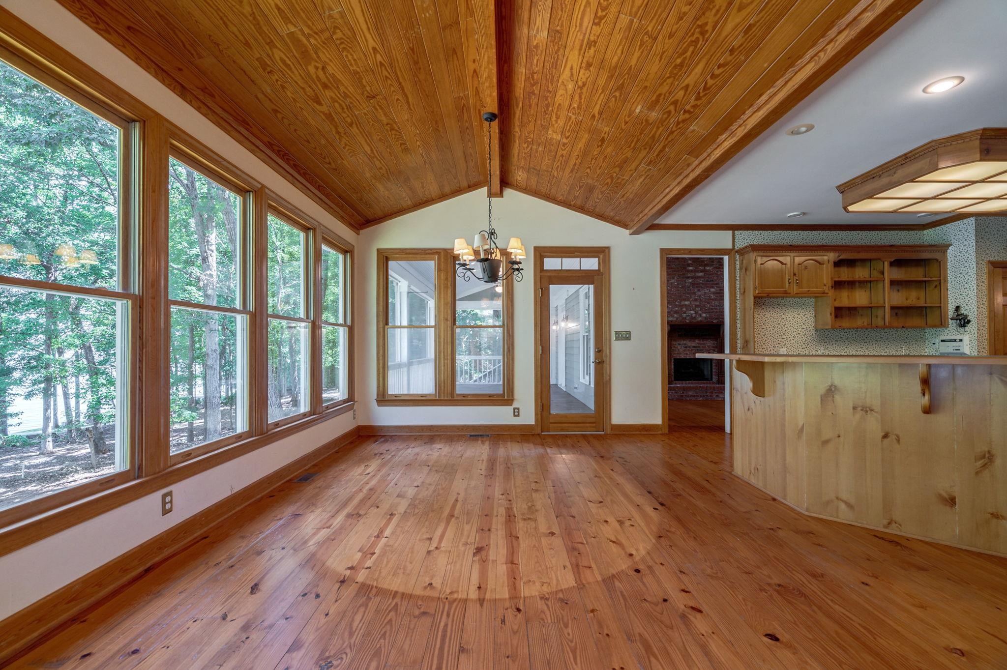 225 REYNOLDS DRIVE image 29