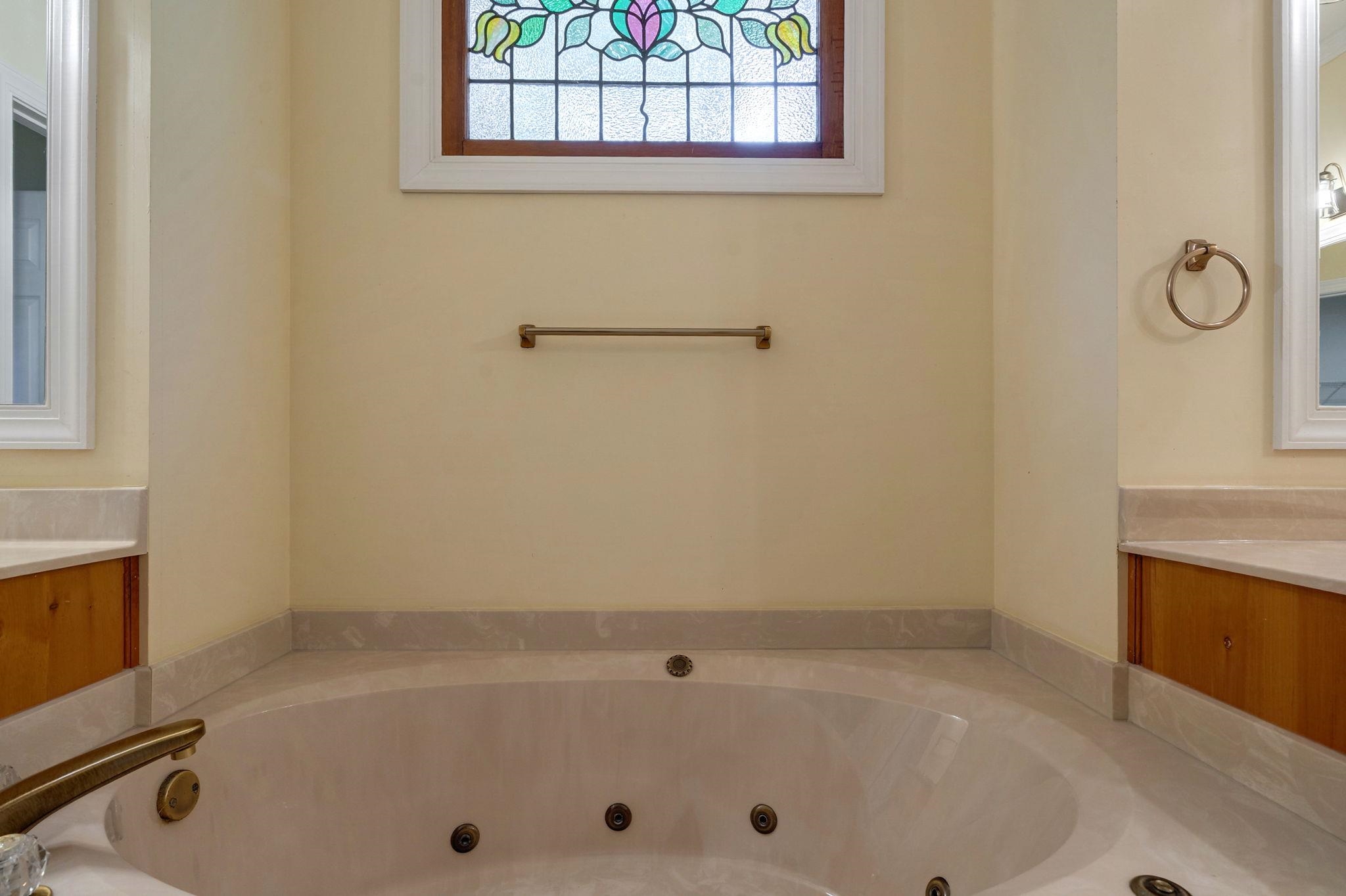 225 REYNOLDS DRIVE image 37