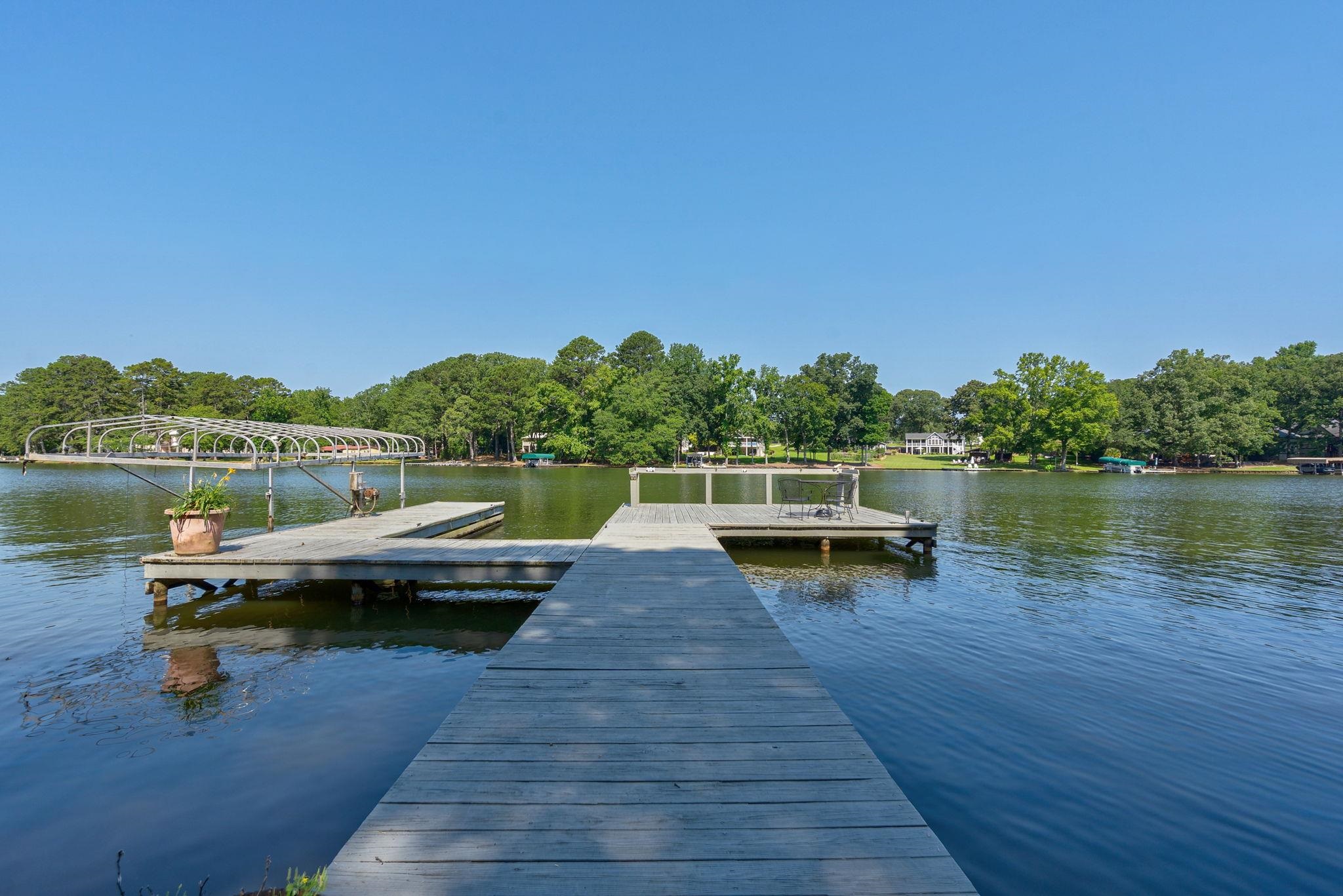 225 REYNOLDS DRIVE image 61