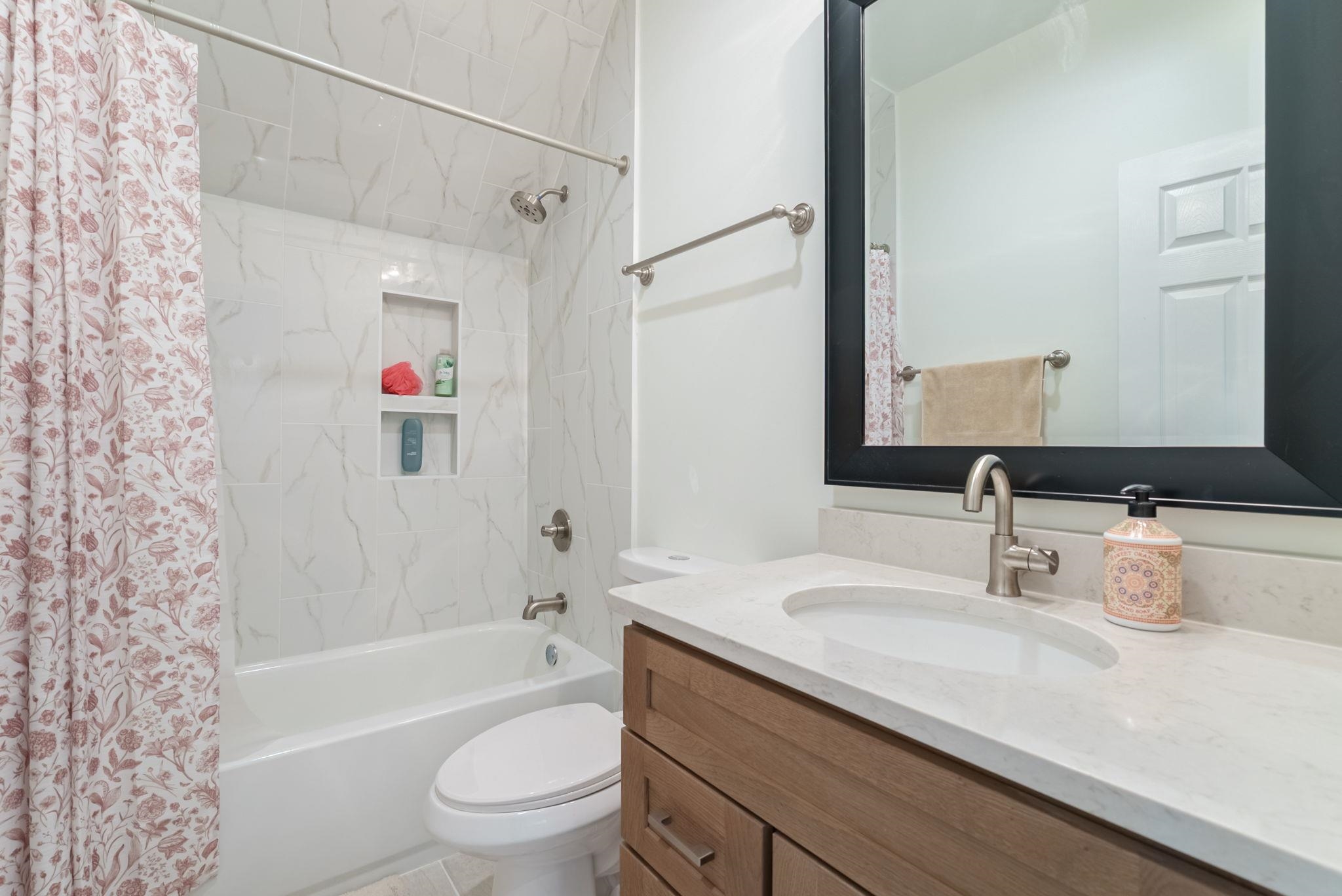 1030 VILLAGE LOOP image 20