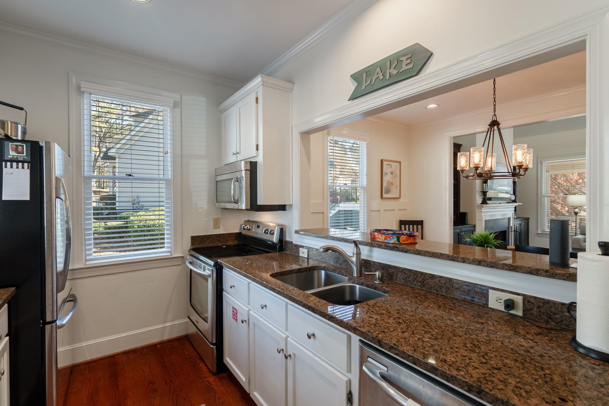 1030 VILLAGE LOOP image 5