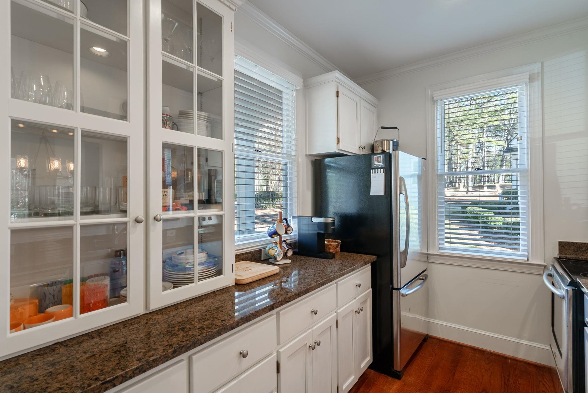 1030 VILLAGE LOOP image 6