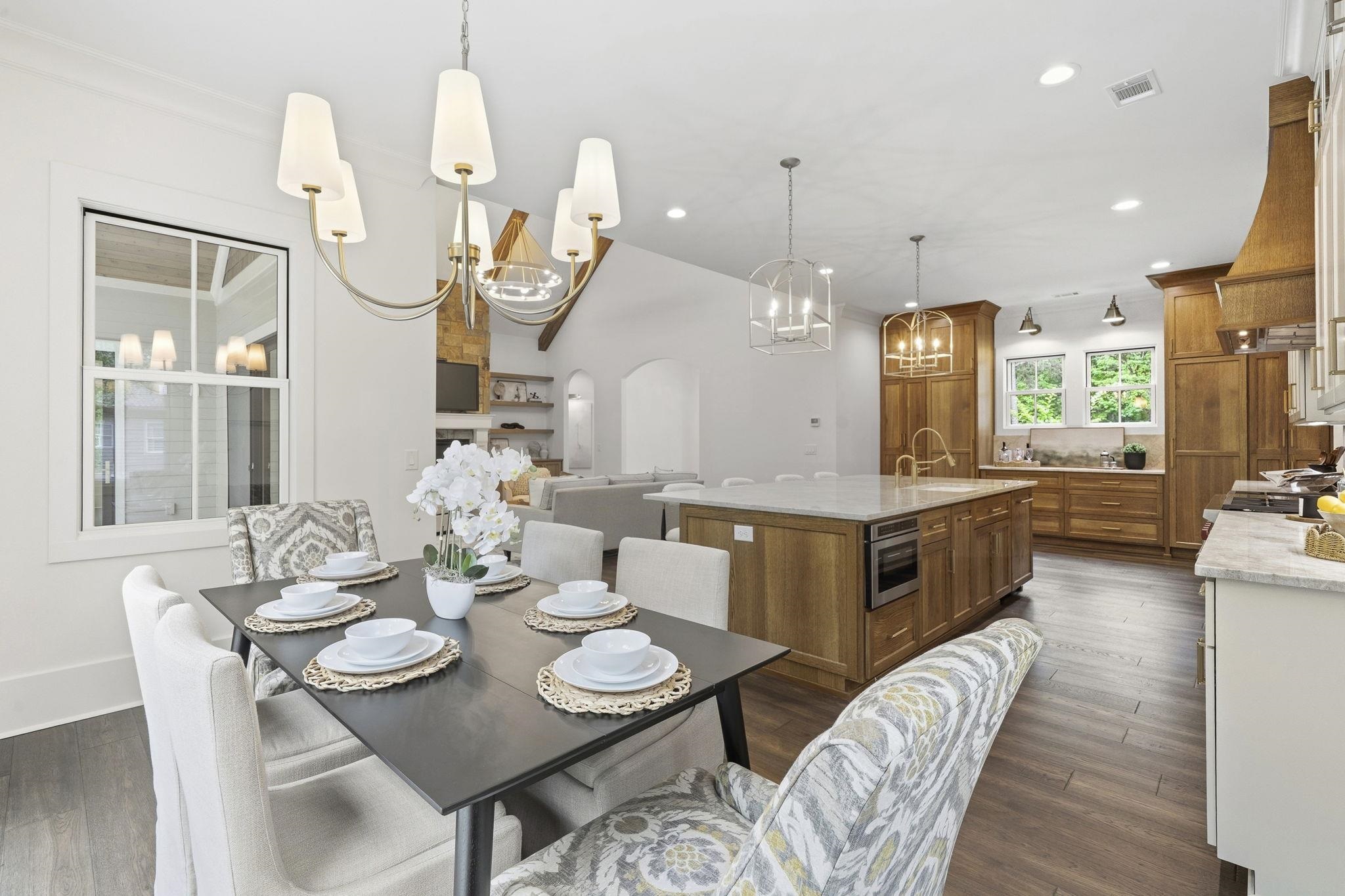 1040 PARROTTS COVE image 18