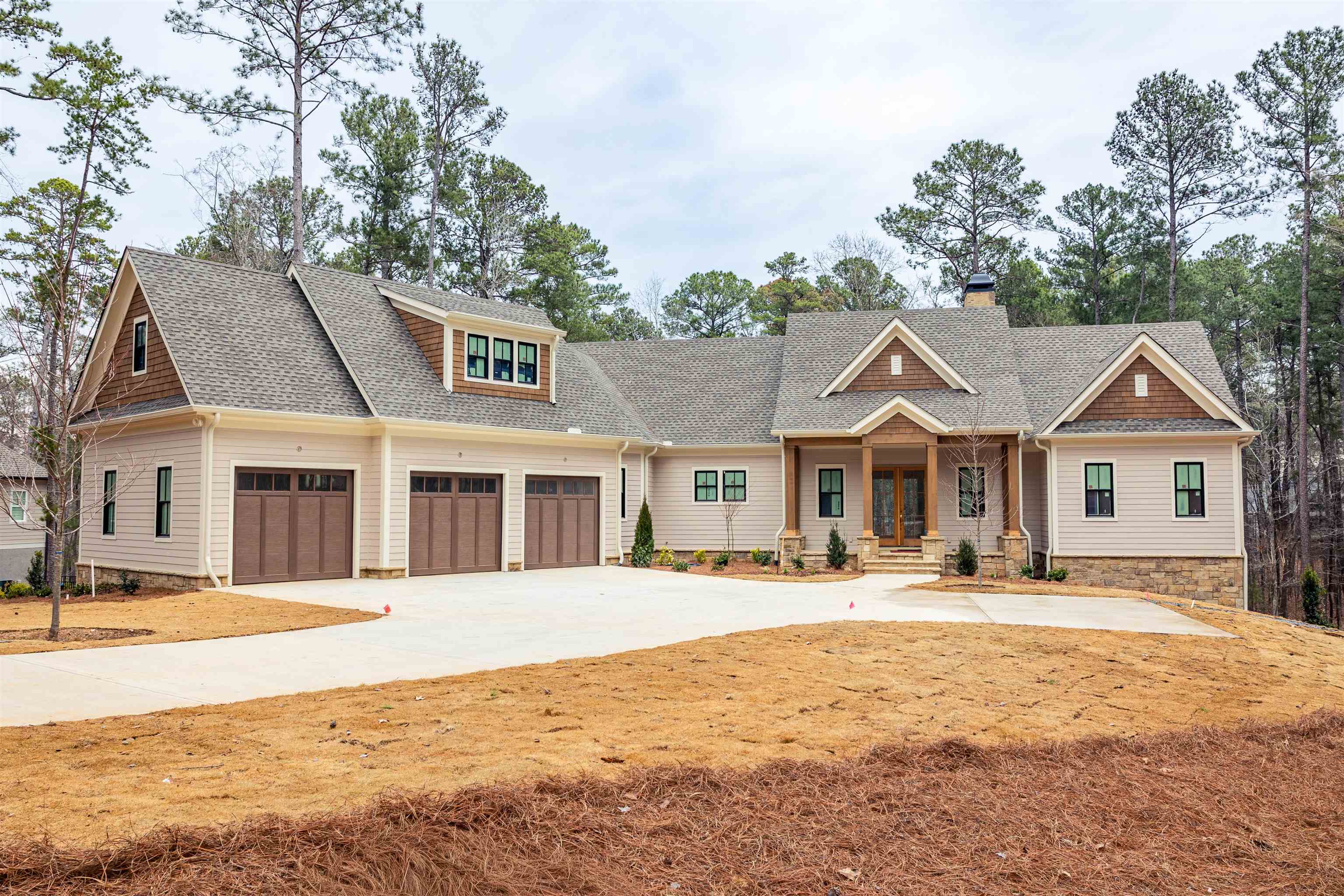 1040 PARROTTS COVE image 4