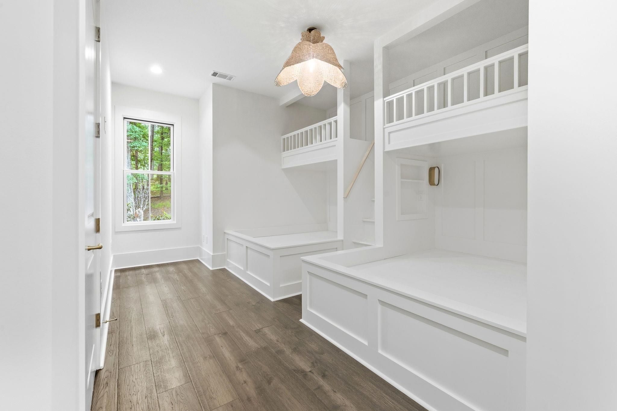 1040 PARROTTS COVE image 61