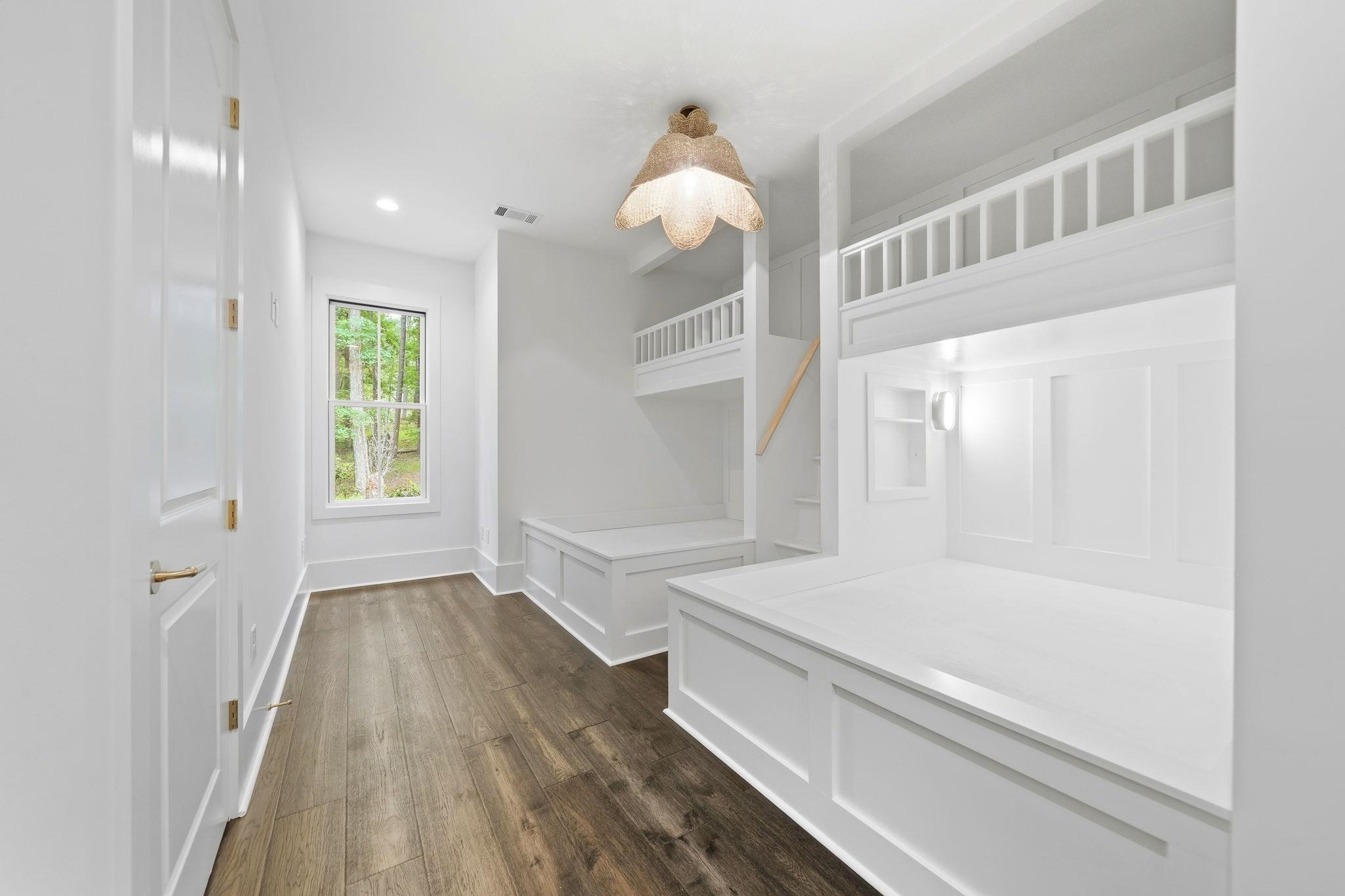 1040 PARROTTS COVE image 65