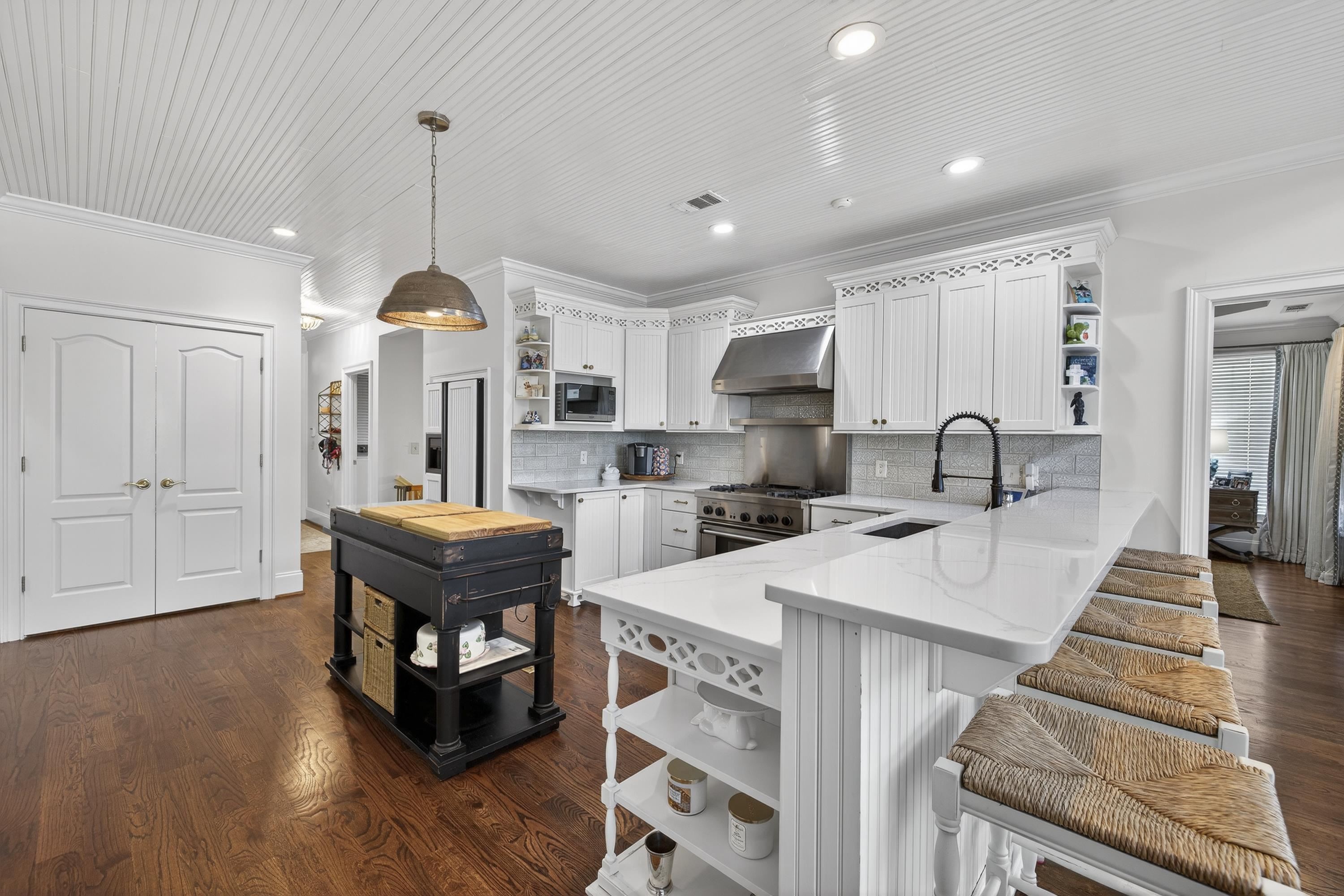 3361 LINGER LONGER ROAD image 16