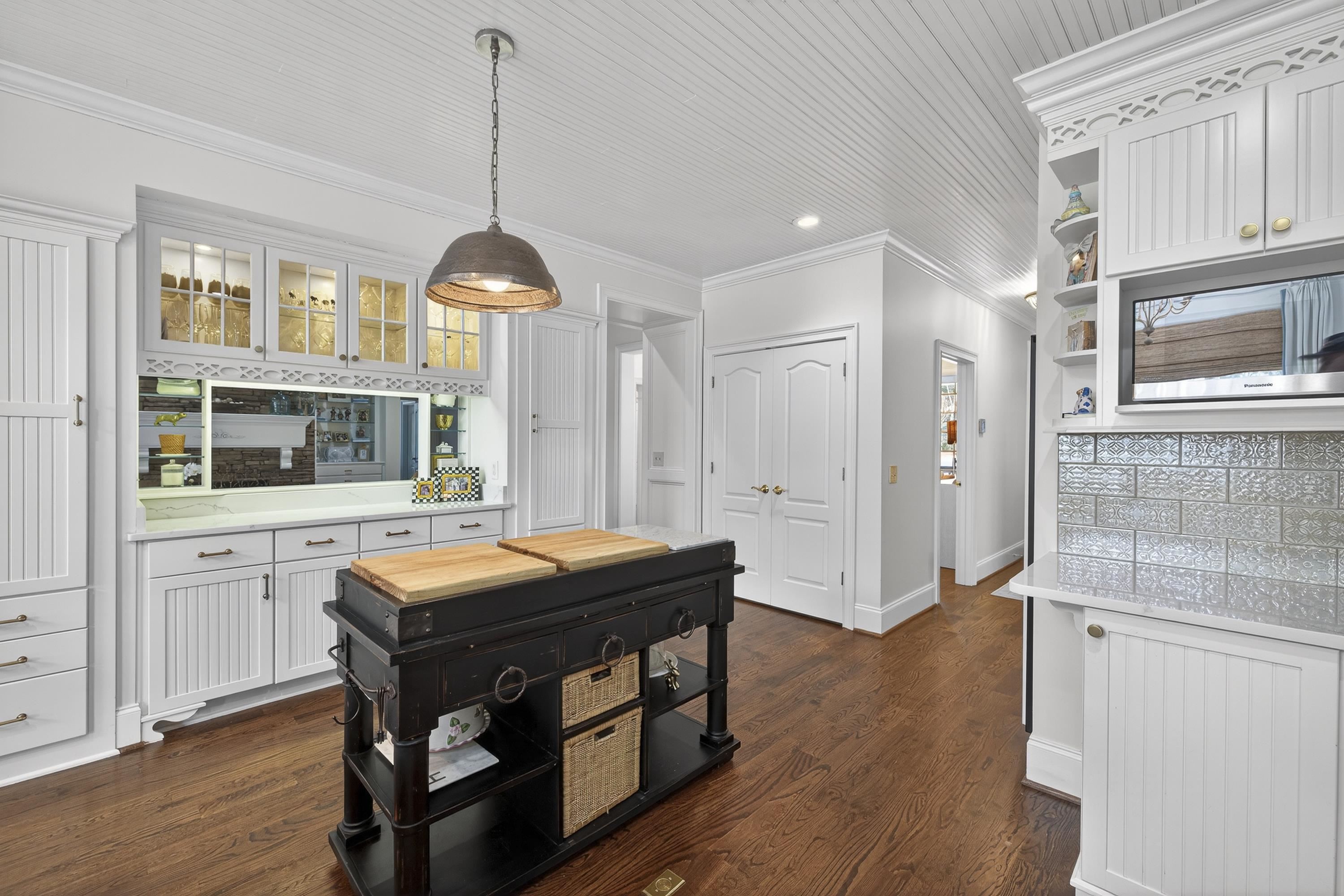 3361 LINGER LONGER ROAD image 20