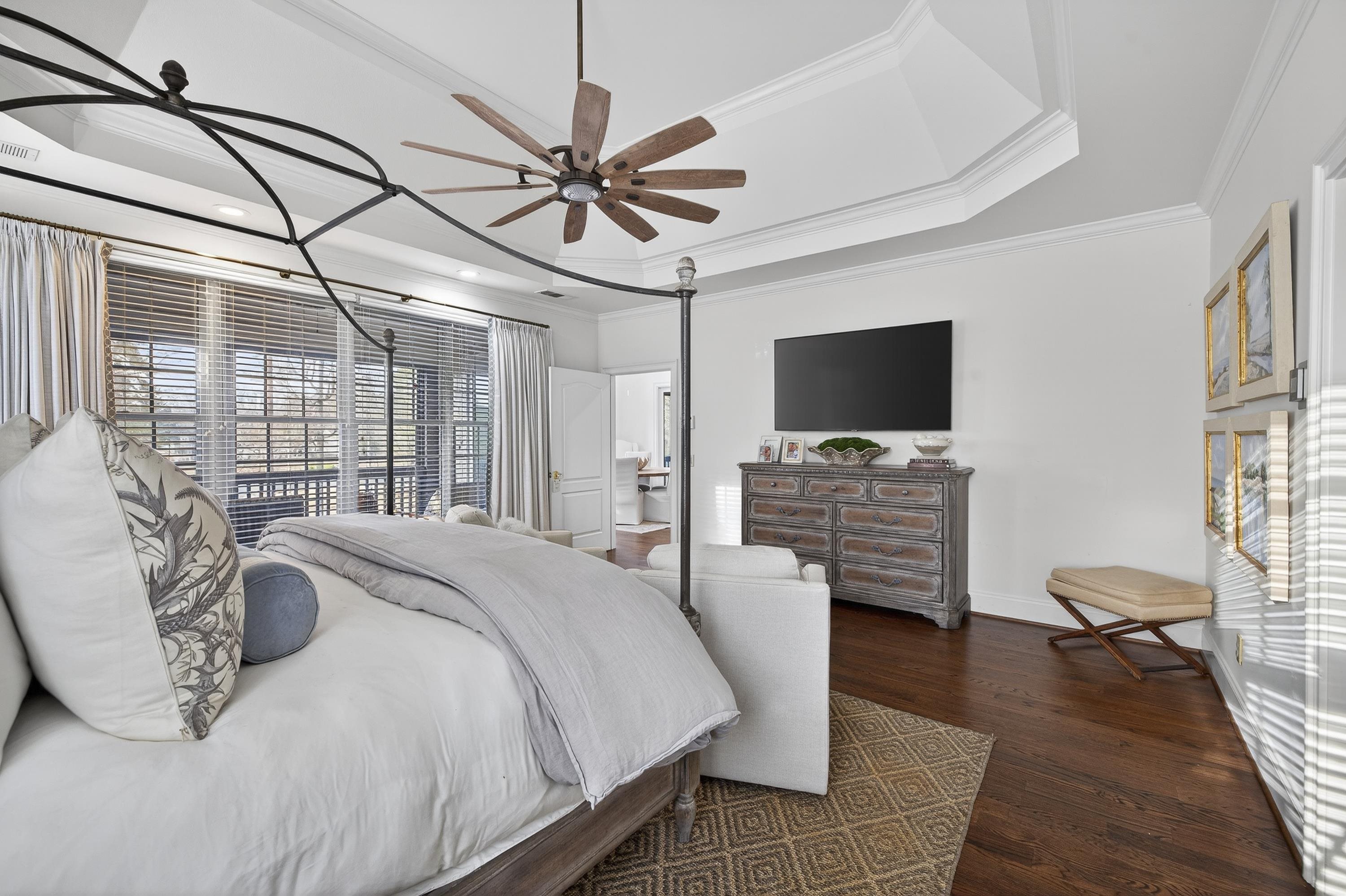 3361 LINGER LONGER ROAD image 31